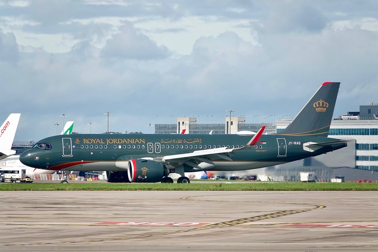 5th October - Paul Rowland photographed Roya; Jordanian A320N JY-RAQ arriving from Amman