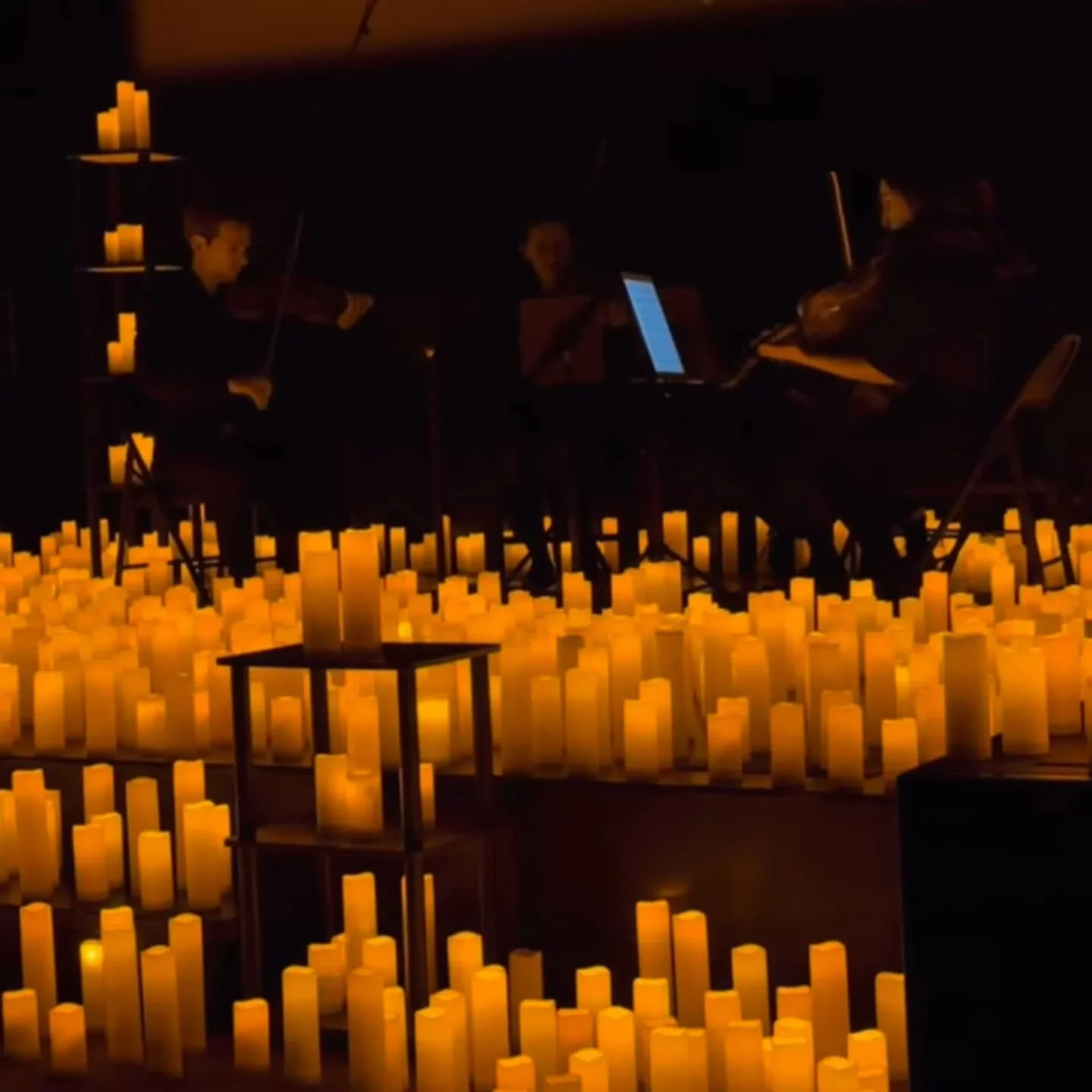 🎶We made these memories for ourselves🎶
.
.
.
#edsheeran #photograph #edsheeranphotograph #strings #coldplay #candlelight #british #miracle #livemusic #candlelightconcerts #southeast #dc #entertainment #discovery #washingtondc @candlelight.concerts 