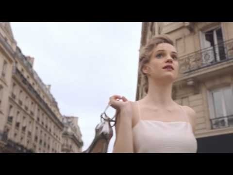 Noémie Schmidt dans Mademoiselle Rochas le film