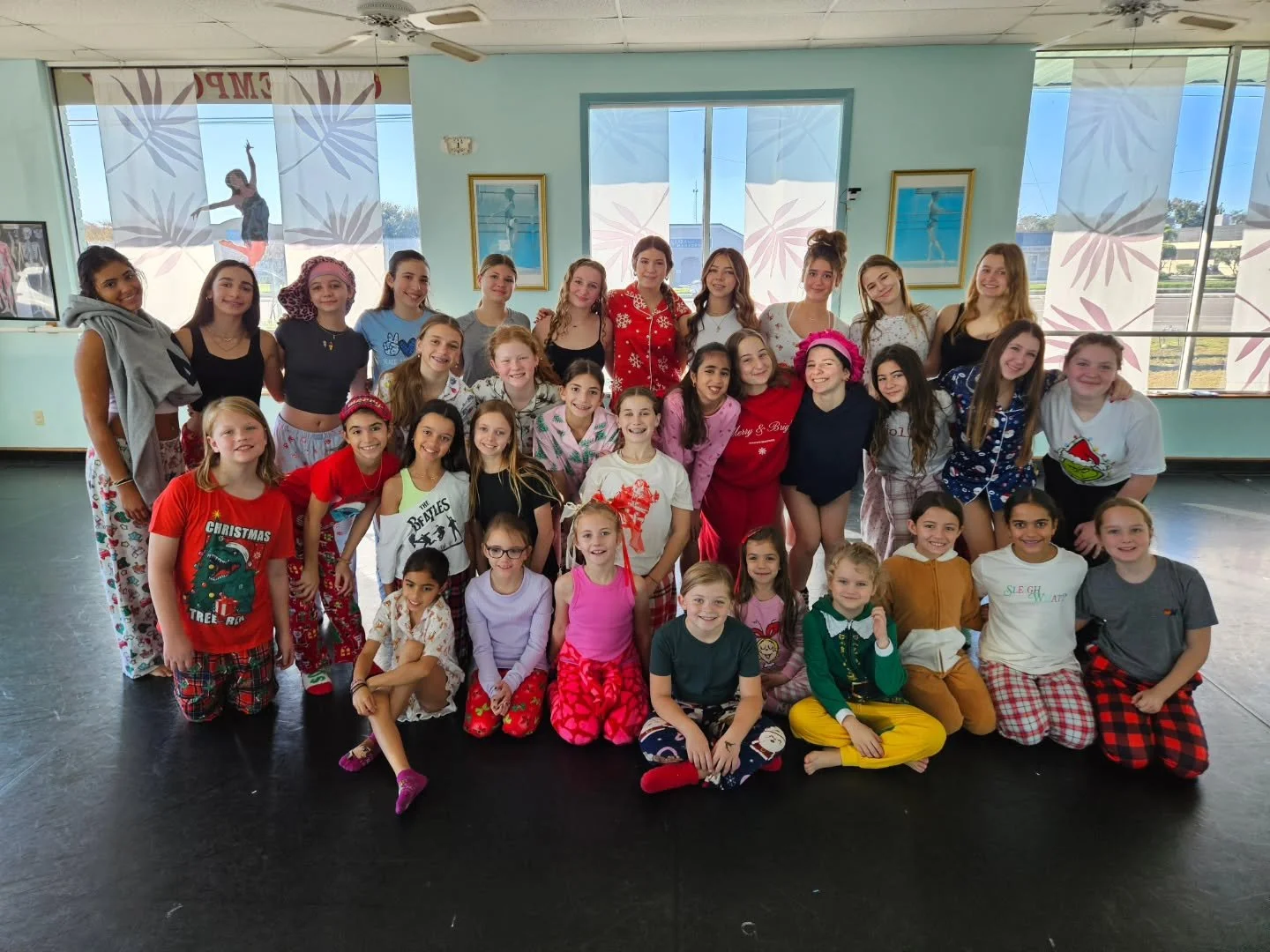 Holiday Spirit Saturday! Spent the morning with our AIM dancers and some holiday fun! We had a snowflake ballet match game, a elf/reindeer relay race, a snowball fight, hot chocolate and watched the Rockettes! What a great lead in to winter break! 🎄