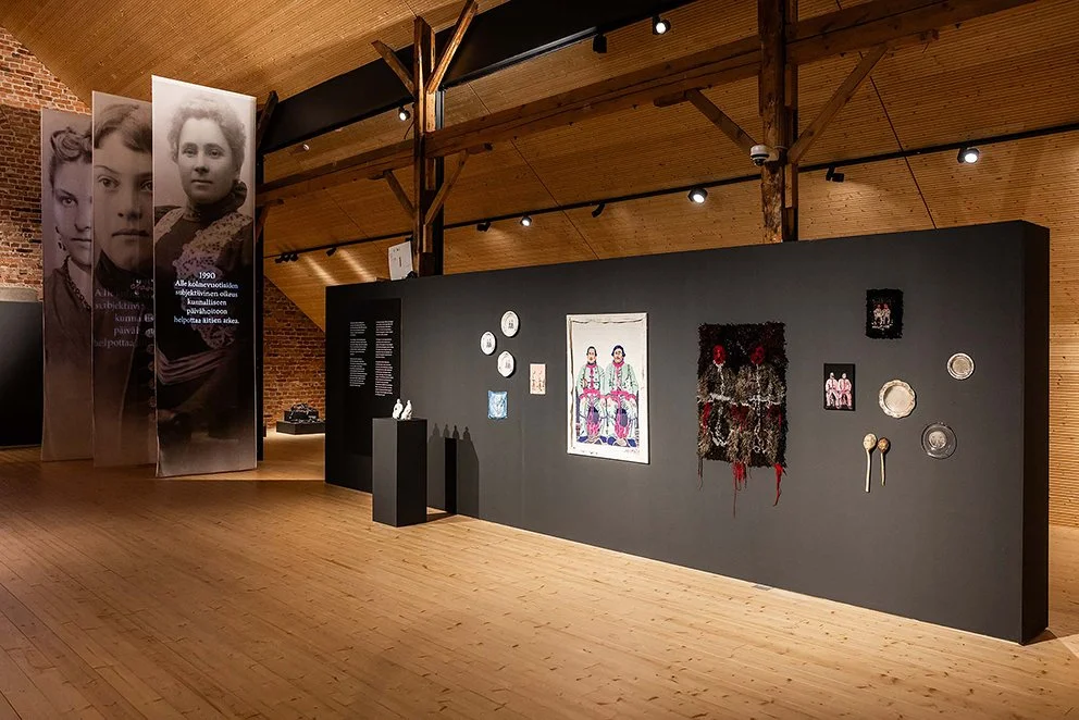 Valoon_kahlitut__Krista Luoma_-2.jpg