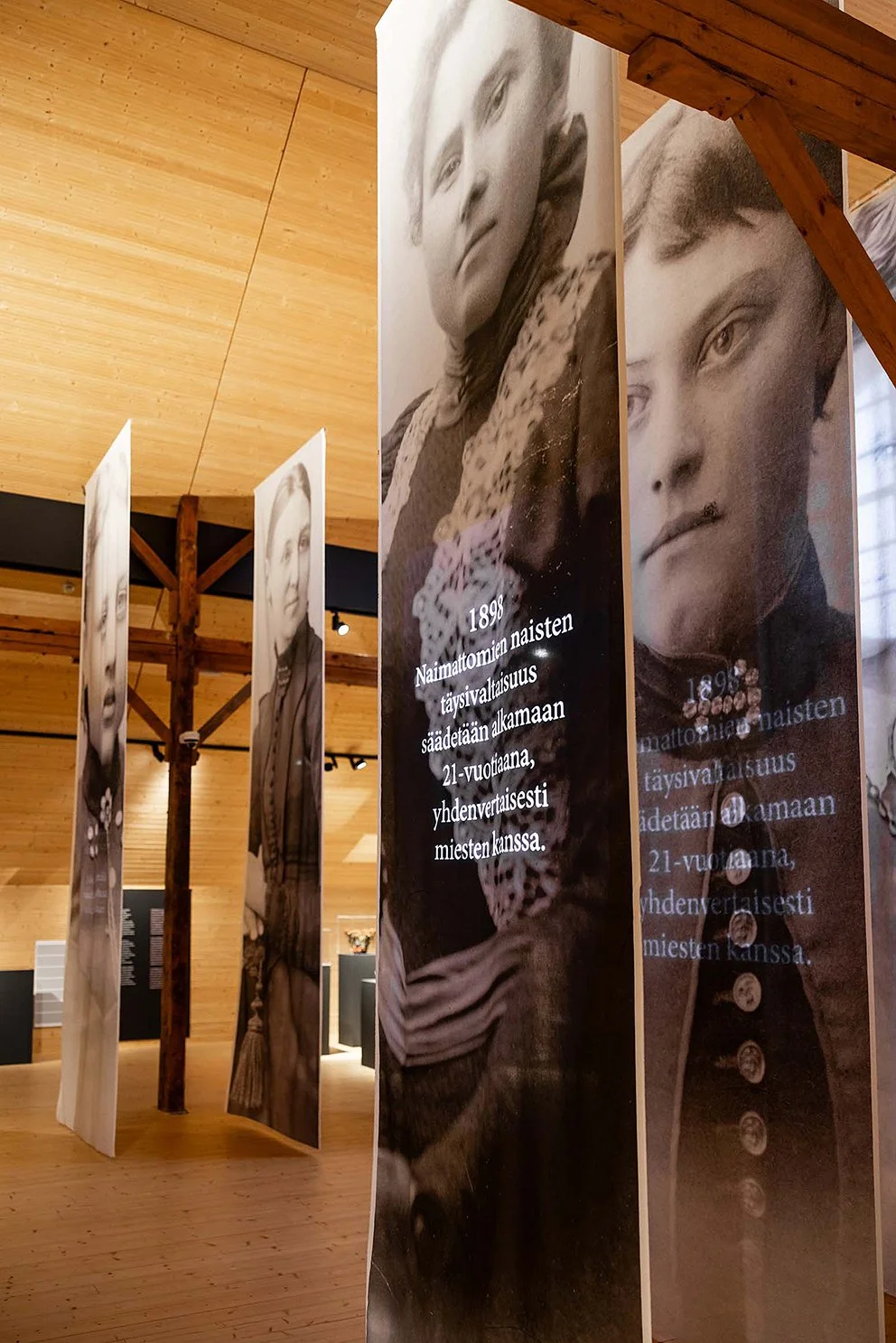 Valoon_kahlitut_Anne-Mari_Ahonen_kuvat_Krista Luoma_23.jpg