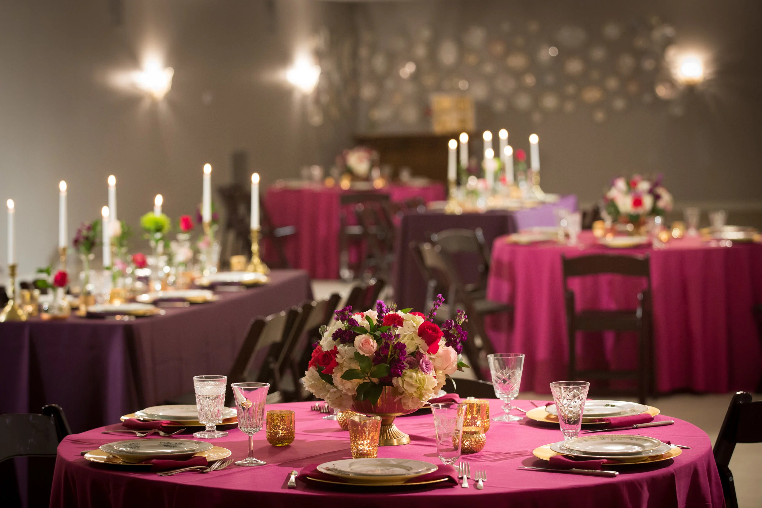 Pops of pink and purple for your table decor!