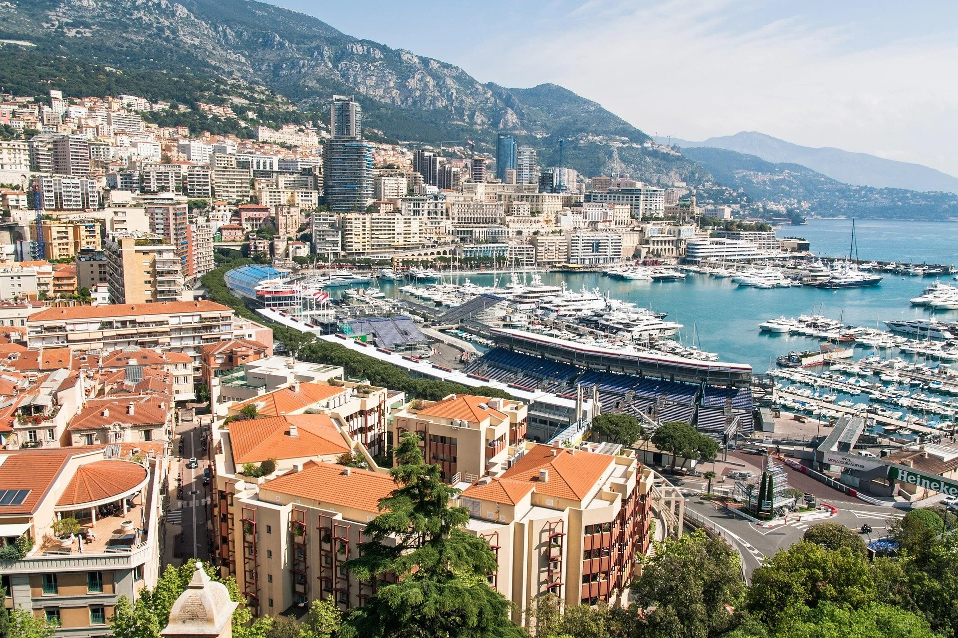 candyguru-monaco-3416339_1920.jpg
