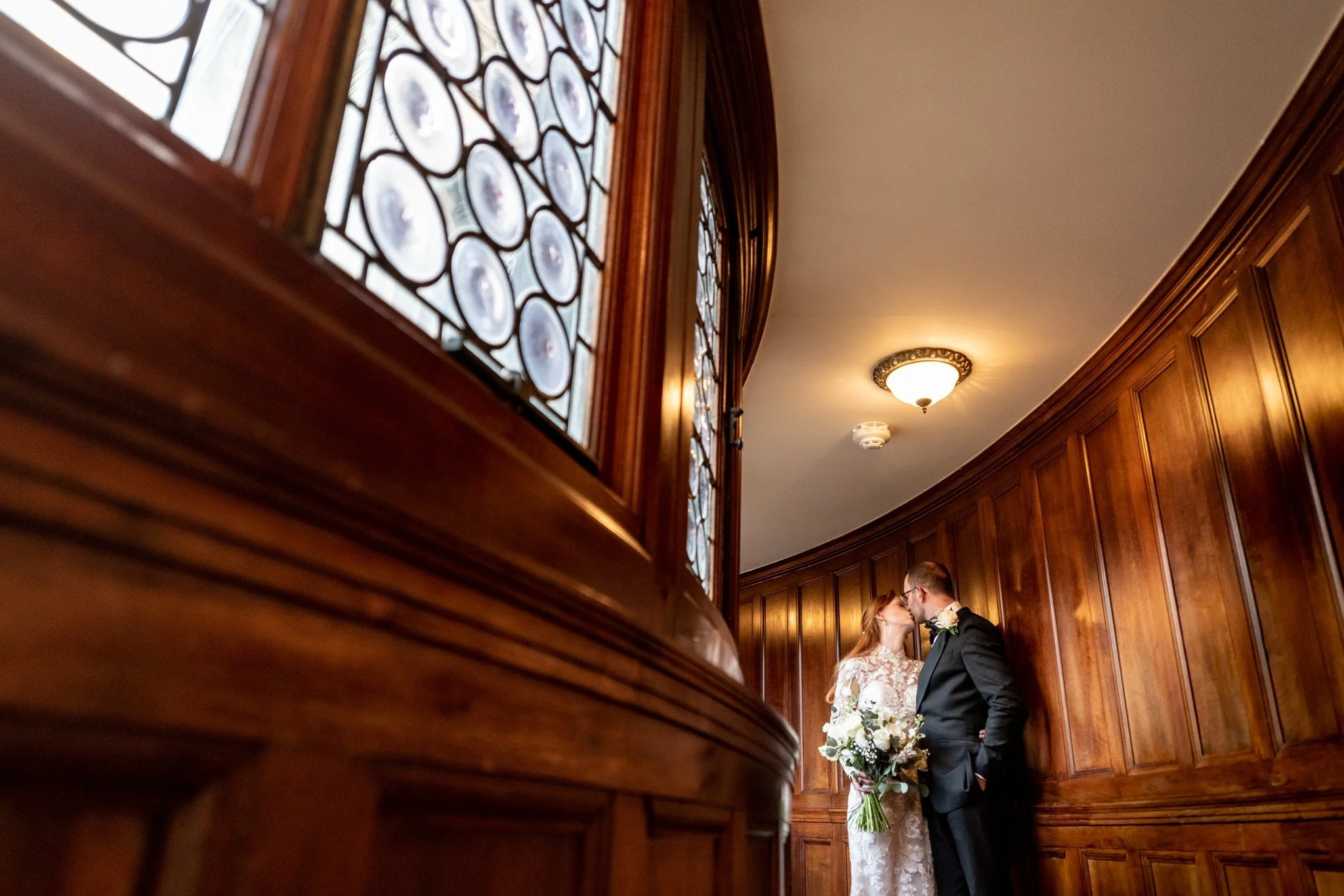 Employing a creative angle and a wide lens to emphasize the curve results in a more captivating image 🥰.
.
.
.
 #warwickshireweddingphotography #warwickshireweddingphotographer #warwickshireweddingphotographer