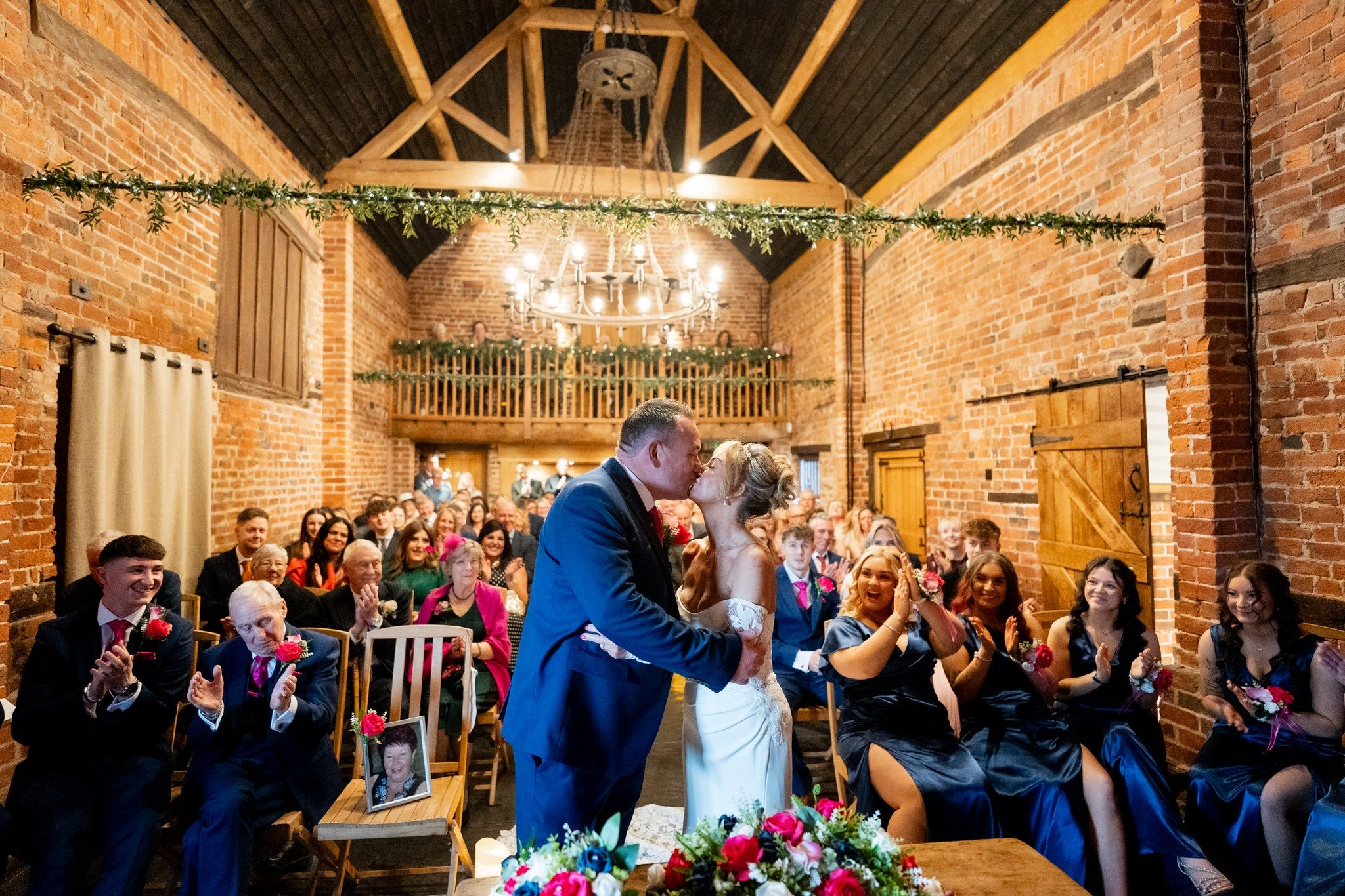 These two are up in the client area 🥰
https://stuartmyersphotography.shootproof.com/Jo&amp;JamieWedding
@chamberlainevents @jamesbroadfootmusic @heresalittlestoryvideo @curradinebarns @stuart_toogood_guitarist 
.
.
.
 #warwickshireweddingphotographe