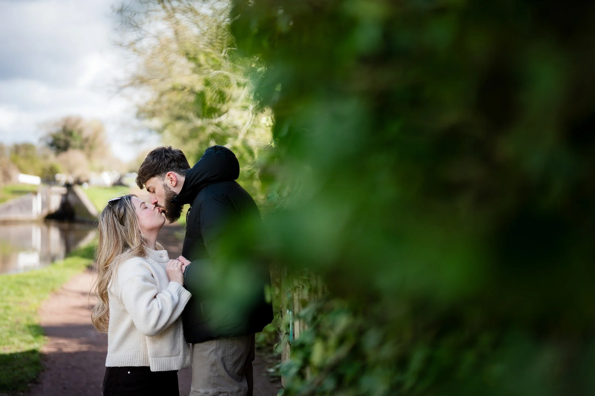 Pre-Wed season 👩&zwj;❤️&zwj;💋&zwj;👨
Great way to get to know your couple before the big day.
.
.
.
 #warwickshireweddingphotographer #worcestershireweddingphotographer