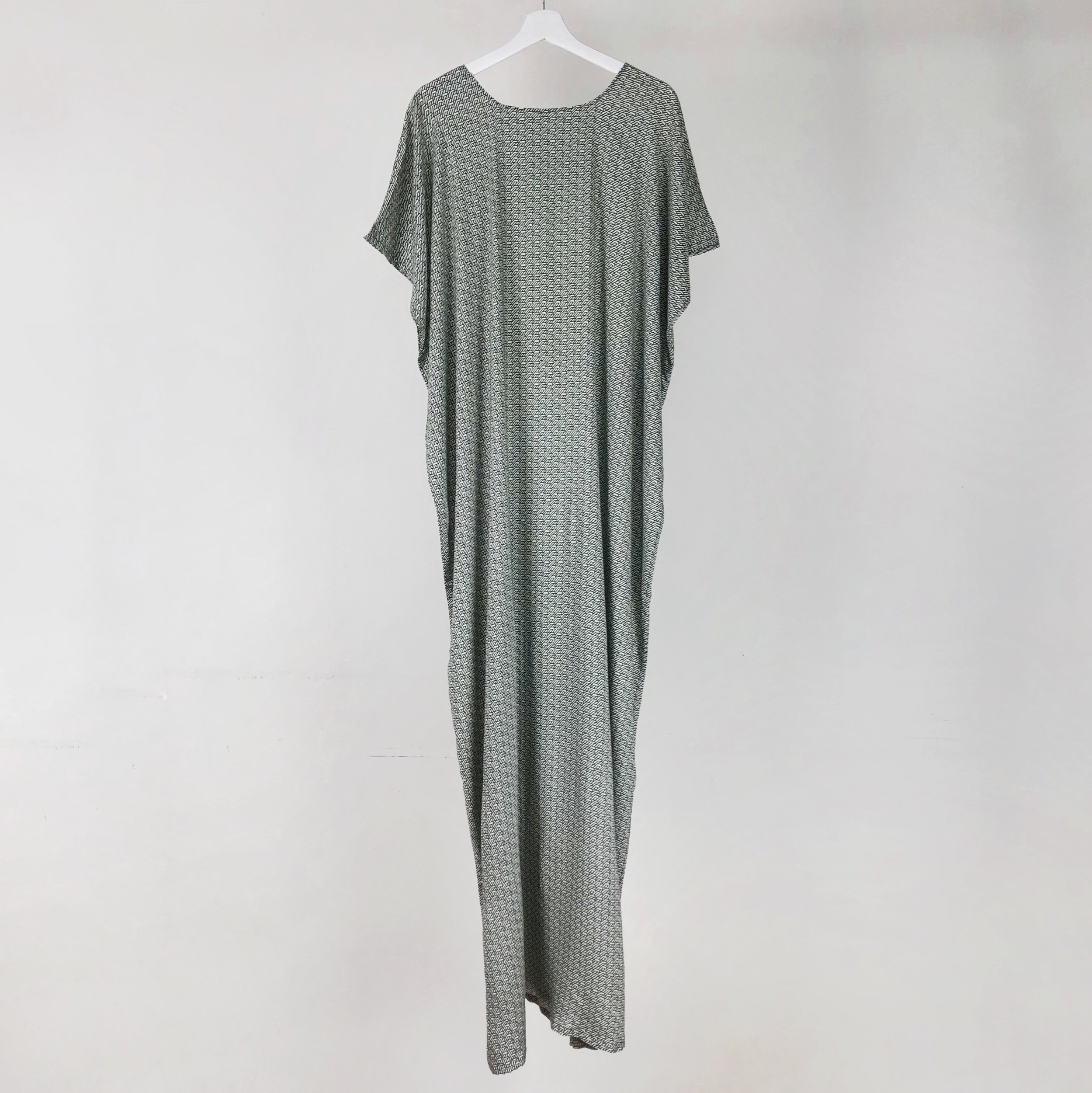 White and Dark Green Abstract Somali Baati (garment) dress