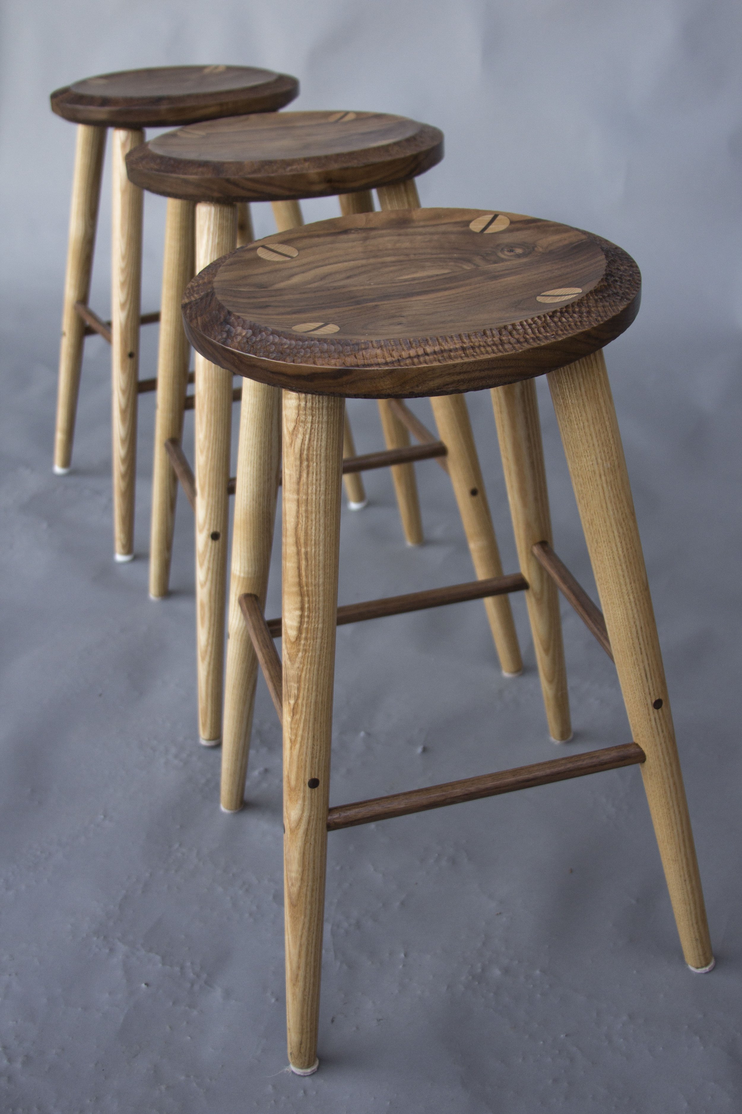 chip carved stool20150118_3.jpg