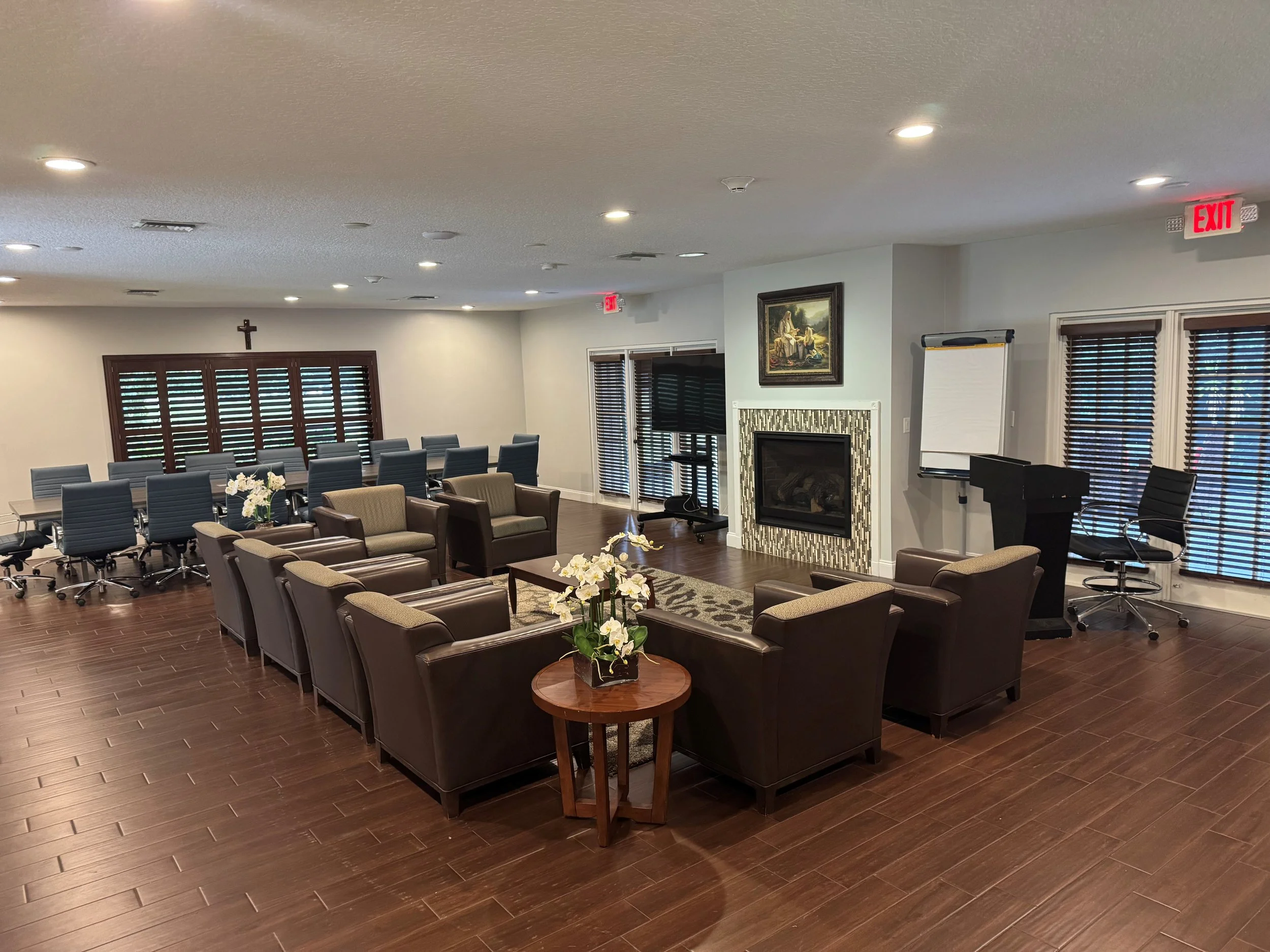 Interior 4 Bldg 500.jpg