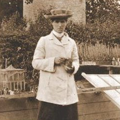 S3.26 *Repost* When 'Becky' met Bateson: Edith Rebecca Saunders, the mother of British plant genetics