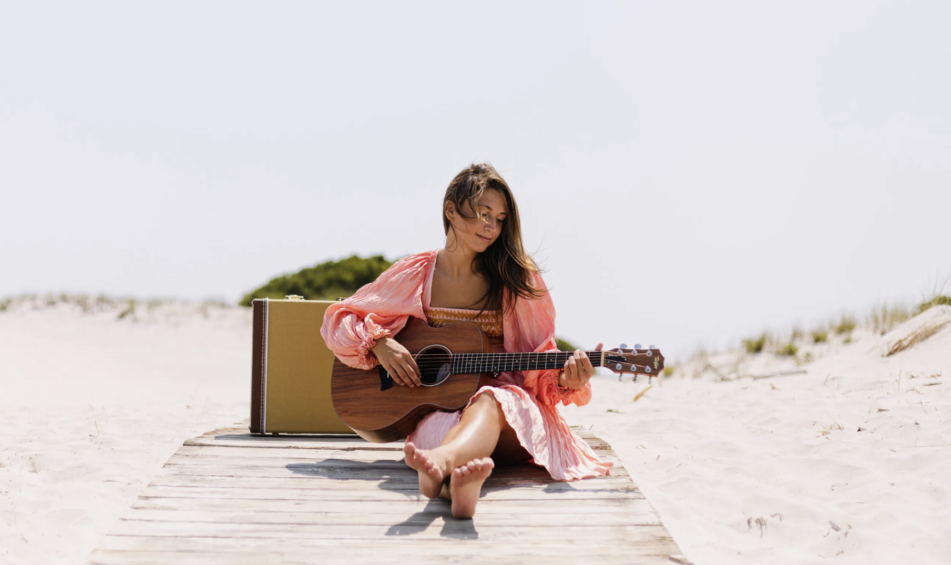 Zinnia Moon Live