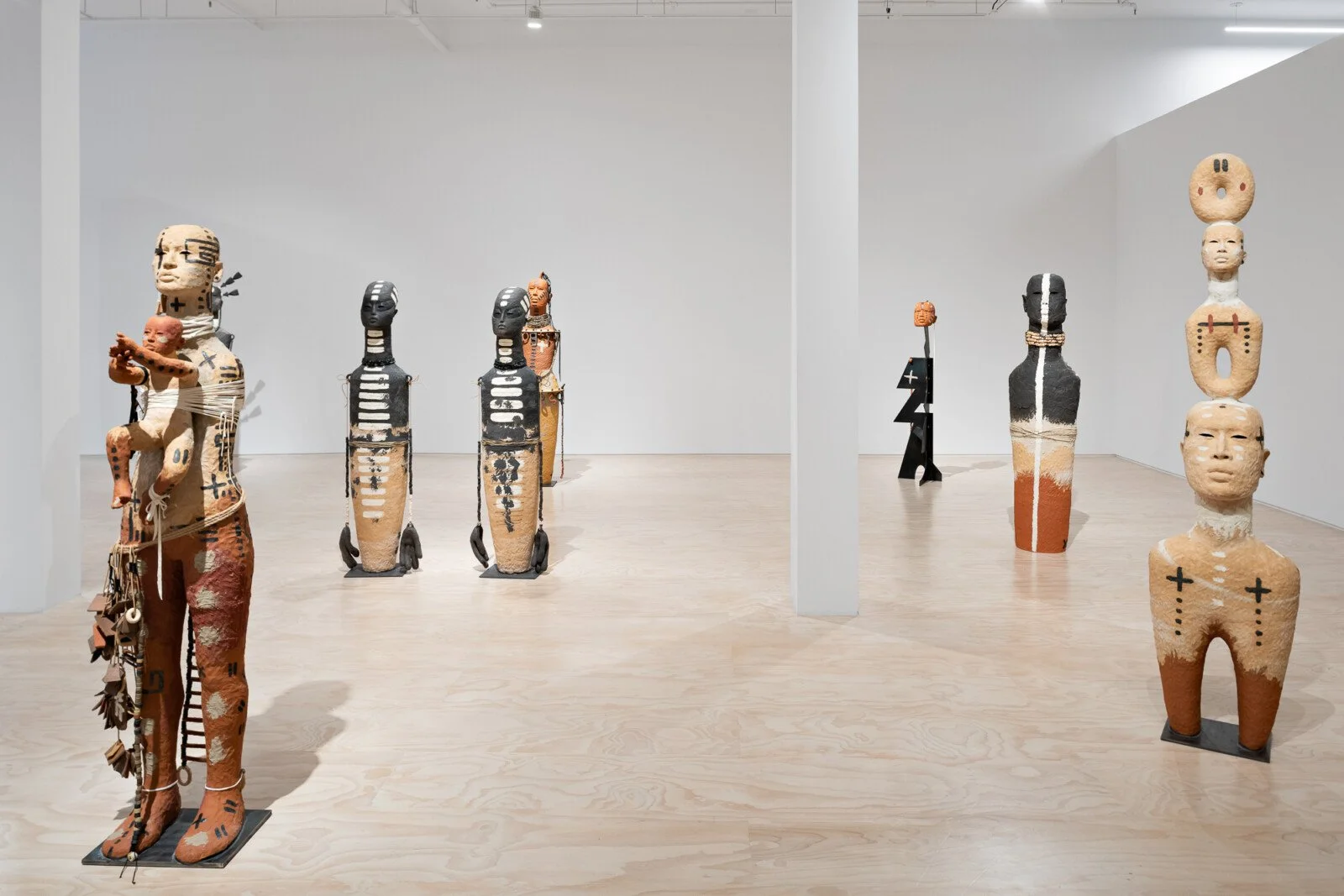Simpson_Skeena-2023_Jessica-Silverman-San-Francisco-CA_Installation-view-16_Phillip-Maisel-1600x1067.jpg