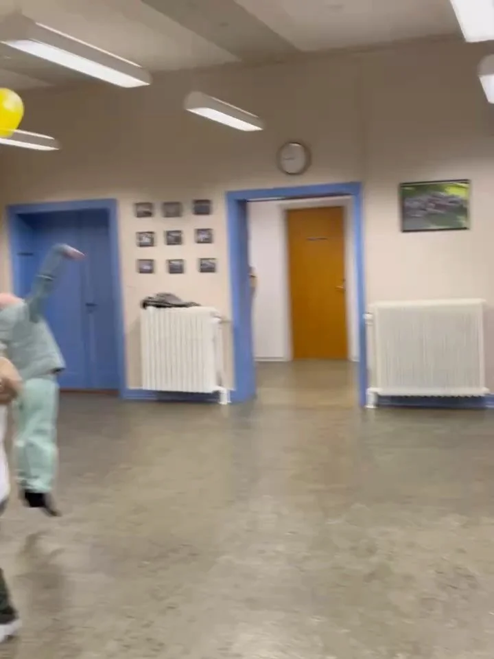 Samarbejde i 0. klasse 🤝🎈

I dag har vi i 0. klasse haft gang i sjove og udfordrende samarbejds&oslash;velser.

Vi legede kluddermor, &oslash;vede os i at l&aelig;gge t&aelig;pper sammen p&aring; en lidt alternativ m&aring;de &ndash; og havde en ud