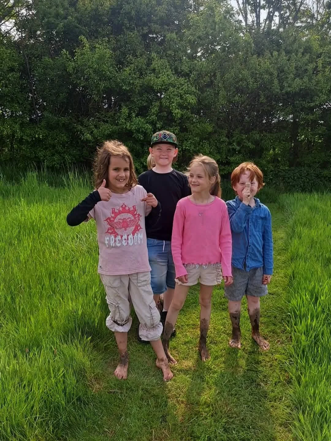 ☀️ For&aelig;ldrer&aring;det i 0. klasse havde i dag arrangeret en hyggelig klassetur til Outrup Barfodspark 👣

Vejret var perfekt til bare fusser, masser af sansestimuli og sp&aelig;ndende underlag under f&oslash;dderne. Der blev m&aelig;rket, bala