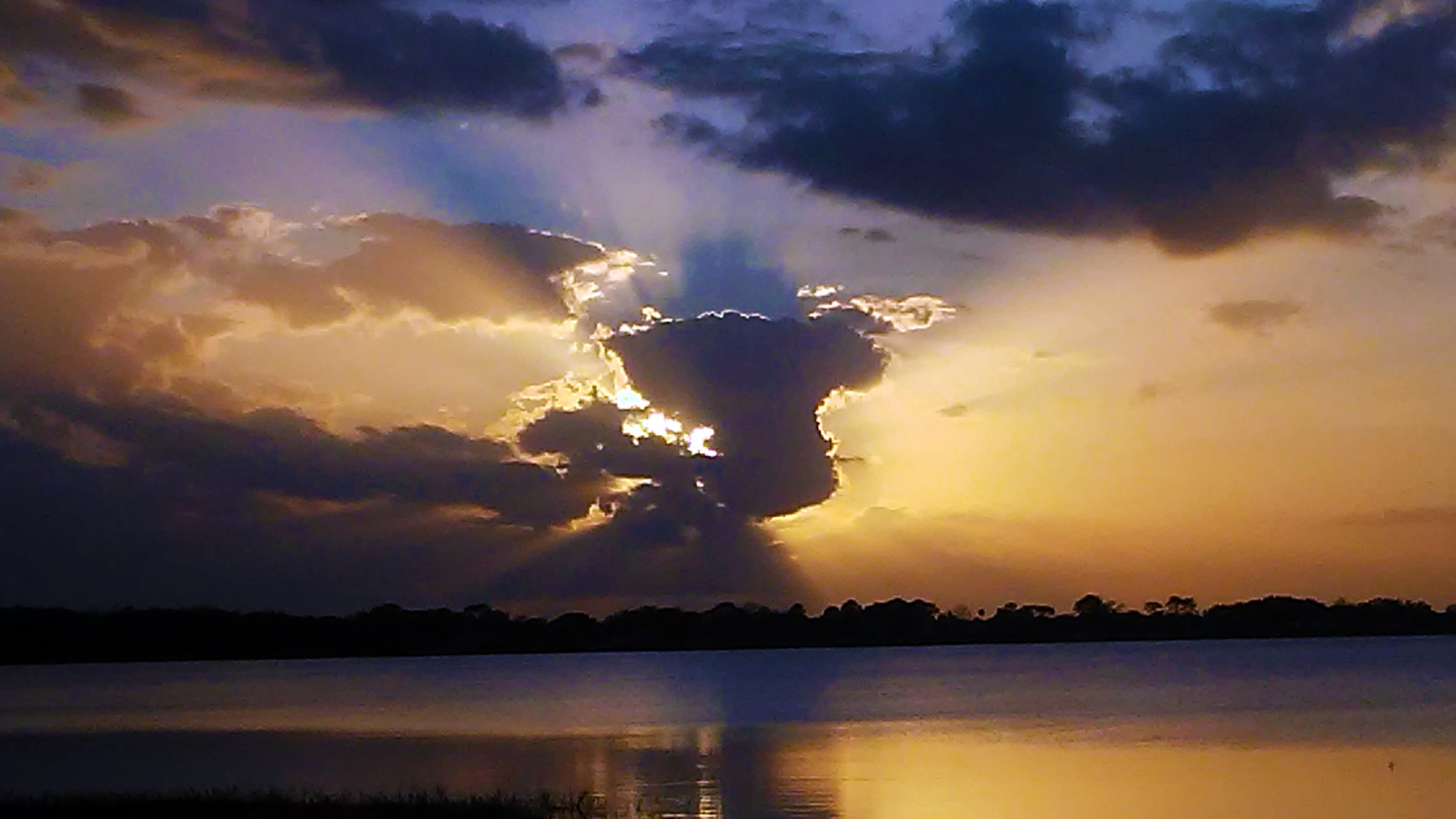      

 
    Reflection   “‘Give your servant, therefore, an understanding heart to judge your people and to distinguish right from wrong. For who is able to govern this vast people of yours?’ The LORD was pleased that Solomon made this request.” –1 