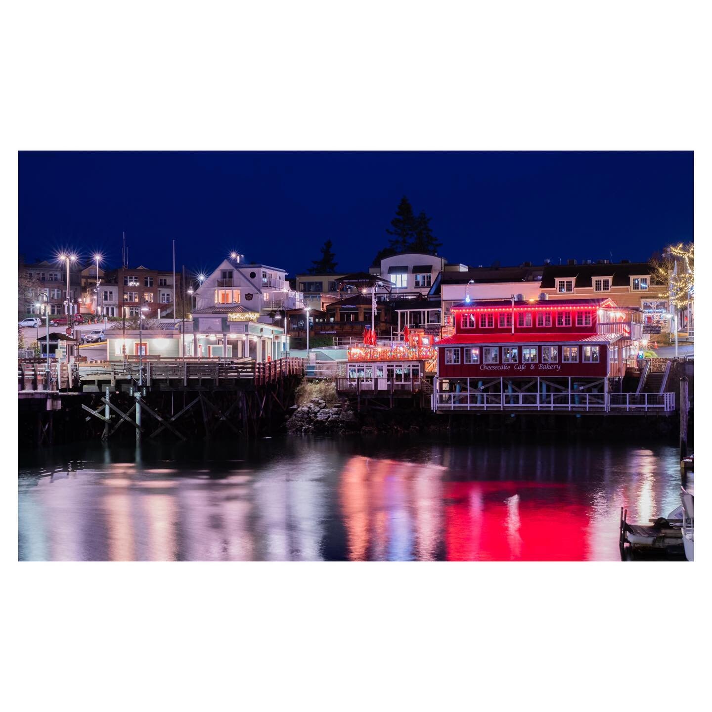 friday harbor on a vibrant winter&rsquo;s night
&bull;
&bull;
&bull;
&bull;
#sonyalpha #sonya #sony #photography #photooftheday #sonyphotography #portrait #sonyimages #emount #photographer #bealpha #travel #photo #picoftheday #portraits #rii #sonypho