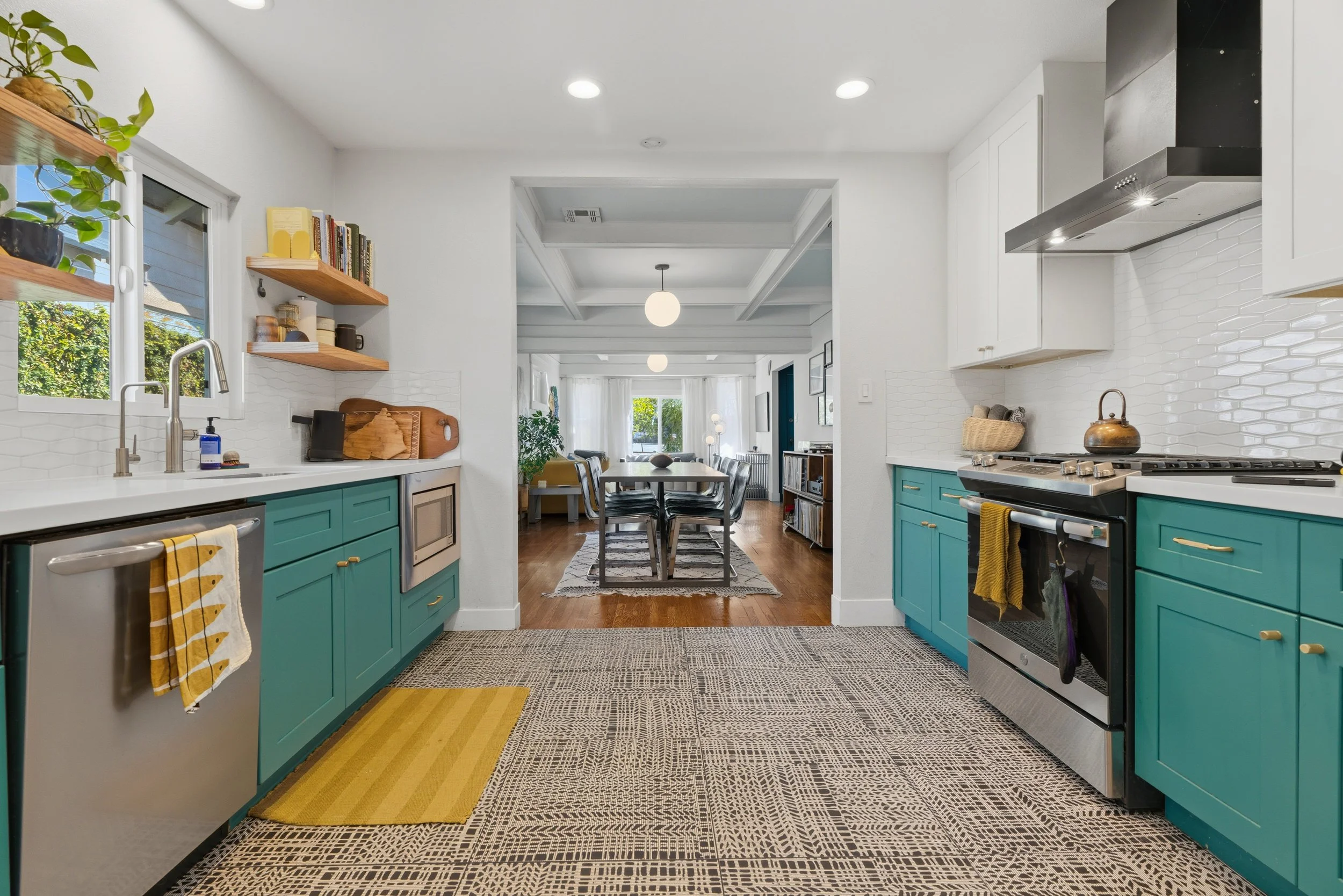 3329 Roseview-14.jpg