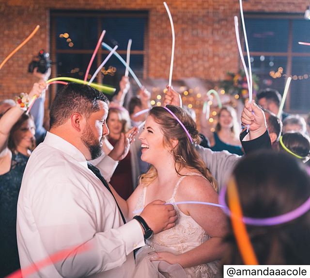 This has us so excited for all the weddings this summer! ...........................................................
#Repost @amandaaacole  Sitting here on a Tuesday, wishing I could go back to the best party of my life.