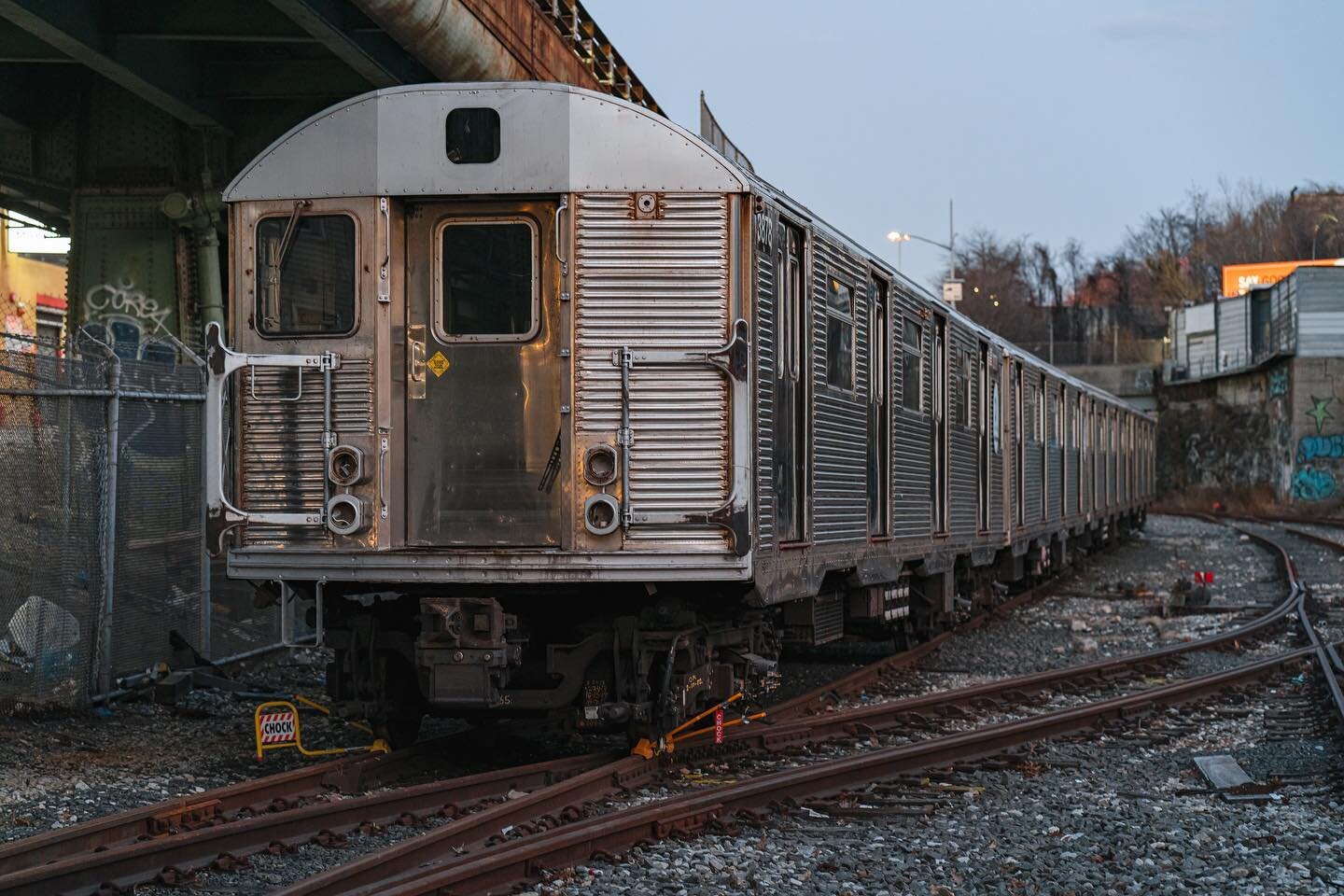 For over a year now, many of the remaining R32 cars have been going to scrap (these cars have been undergoing a staggered retirement/removal since 2008, with the last non-museum passenger trip a couple years ago). This was one of the consists sent aw