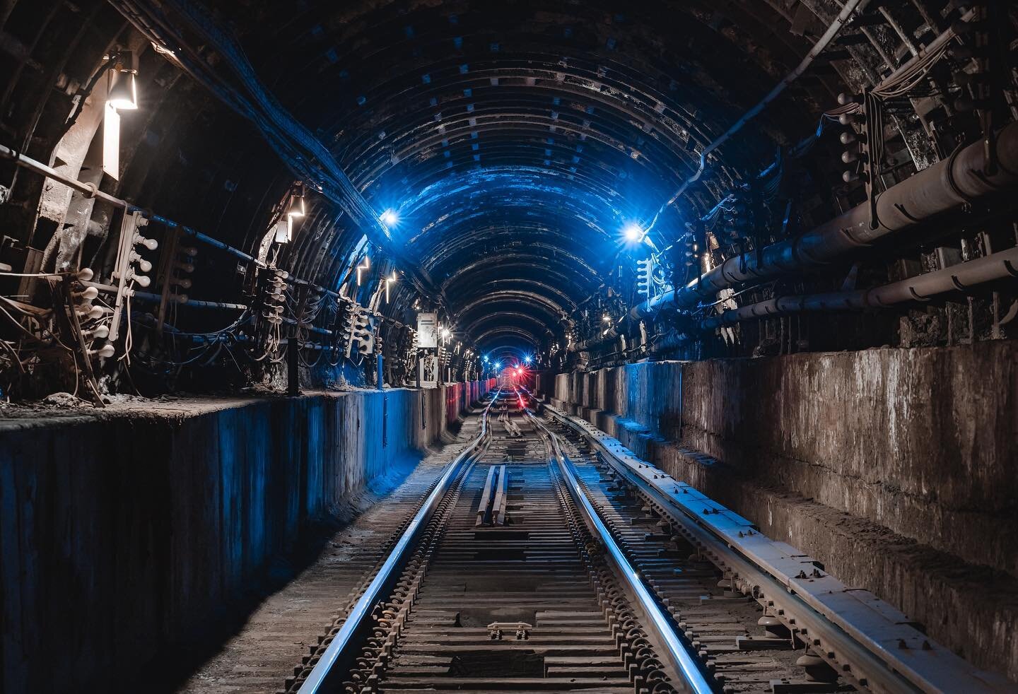 Through the Tubes (1A/14)
Though it wasn&rsquo;t the first to open publicly, the Steinway Tunnel was the first set of under-river transit tubes to have ground broken in NYC. Accordingly, I have decided to start this series with this tunnel. I&rsquo;m