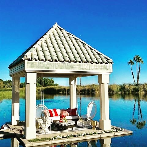 Your private lakeside paradise #mervgriffinestate #laquinta #luxuryretreats #vacationrentals #weddings #mervgriffin #lakeside #privateretreat #tedtalk #mcleancompany #estate #coachella #revolve