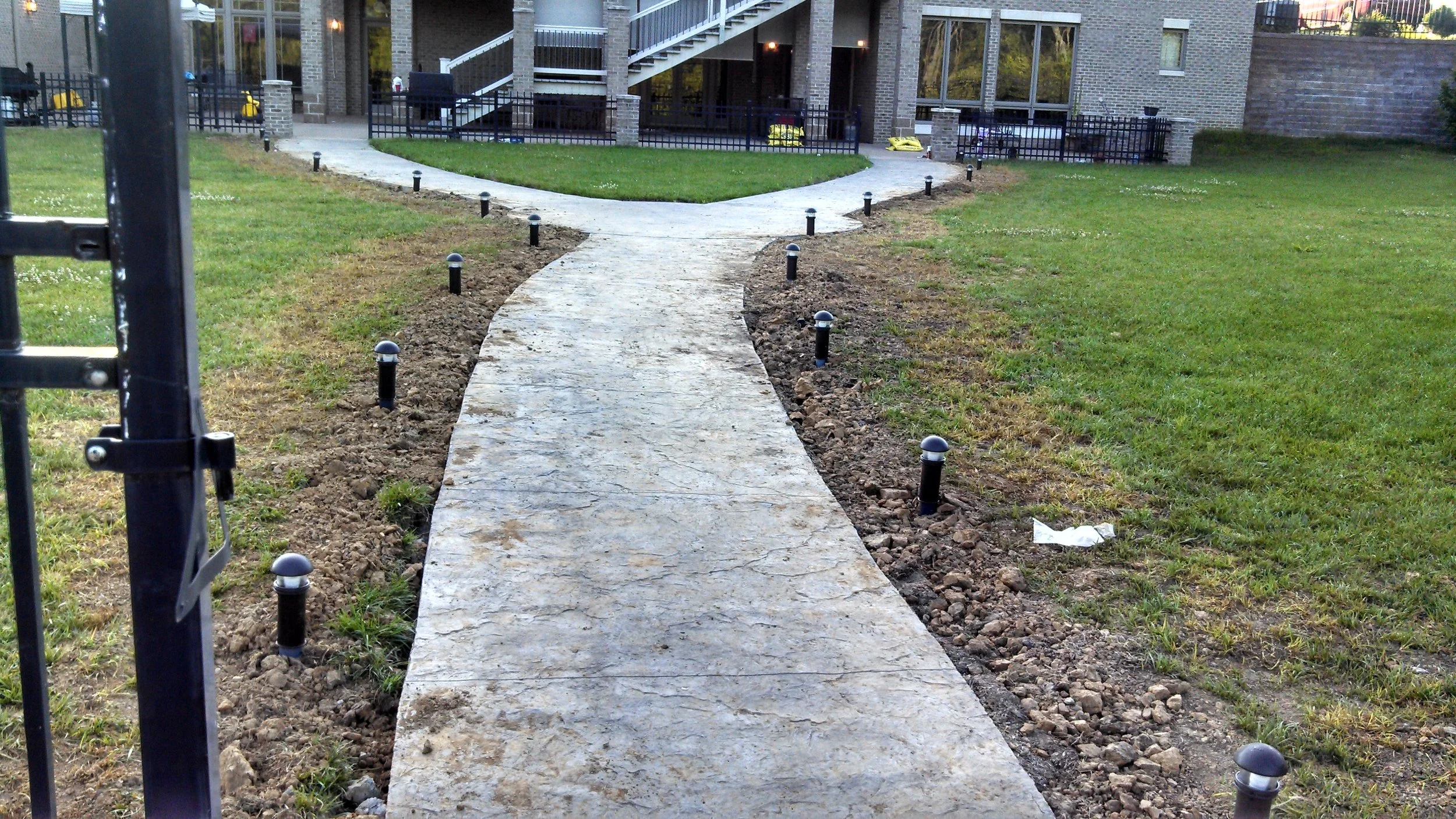 stamped-concrete-sidewalk-ofallon.jpg