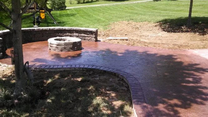 outdoor-living-gas-firepit-stamped-concrete-stone.jpg