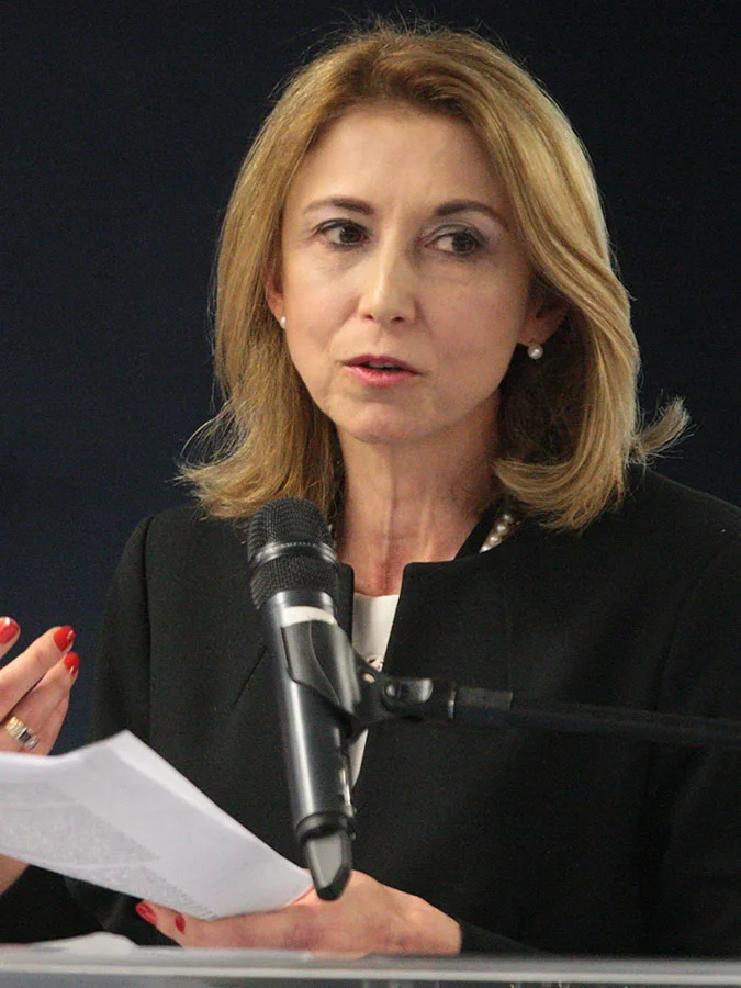 angela.jpg