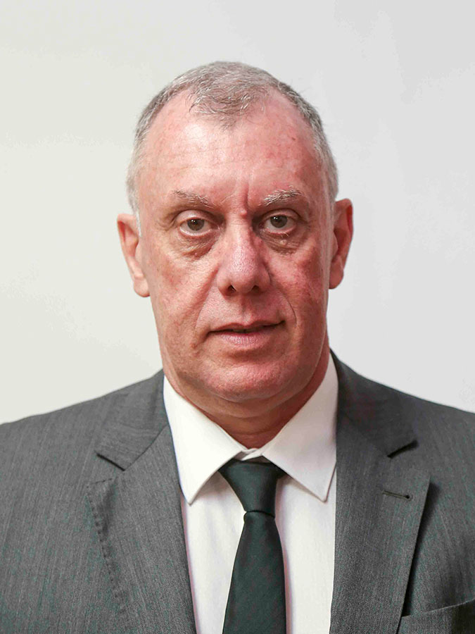 MARCELO SAMPAIO SOARES DE AZEVEDO Advogado e professor. Possui graduação em Direito pela Faculdade de Direito de Sorocaba (1996), Mestrado em Direito pela Pontifícia Universidade Católica de São Paulo (2002), e Doutorado em Direito pela Pontifícia Universidade Católica de São Paulo (2016). Atualmente é vice-diretor e professor titular da Faculdade de Direito de Sorocaba, onde leciona História do Direito e Introdução ao Estudo do Direito. Atuação acadêmica na área de Direito, com ênfase em Filosofia do Direito, História do Direito e Filosofia Política. Advoga principalmente nas áreas do Direito Público e Direito Imobiliário.