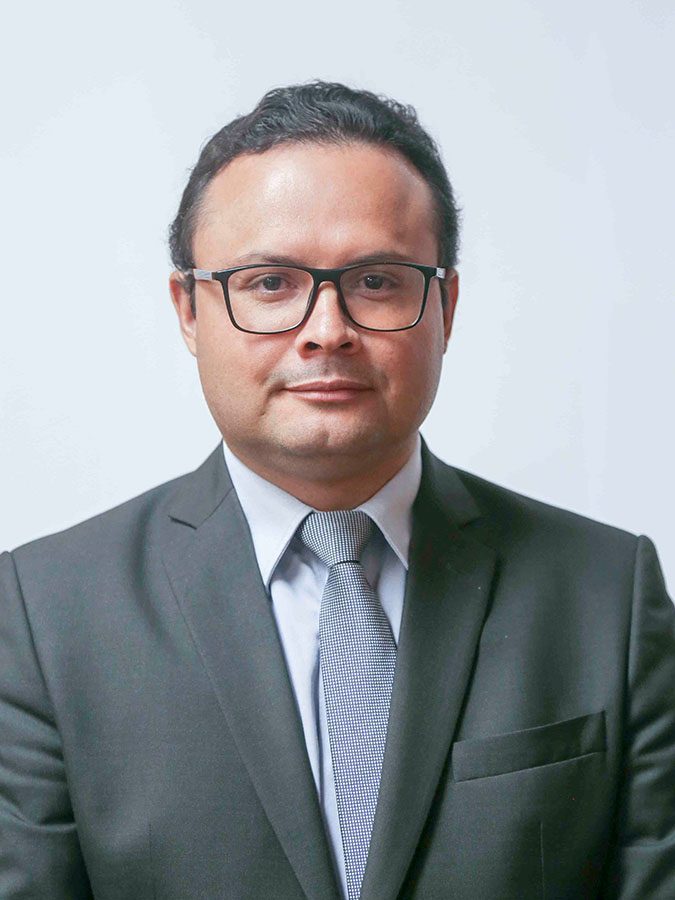VALMIR NASCIMENTO MILOMEM SANTOS Possui graduação em Teologia pela Escola Superior de Teologia (2012) e graduação em Direito pela Universidade de Cuiabá (2003). Atualmente é analista judiciário - TRIBUNAL REGIONAL ELEITORAL DE MATO GROSSO, diretoria de assuntos acadêmicos da Associação Nacional de Juristas Evangélicos e professor - Faculdades Evangélicas Integradas Cantares de Salomão. Tem experiência na área de Direito, com ênfase em Direito Administrativo, atuando principalmente nos seguintes temas: cosmovisão, teologia, direito eleitoral, apologética e pós-modernidade.