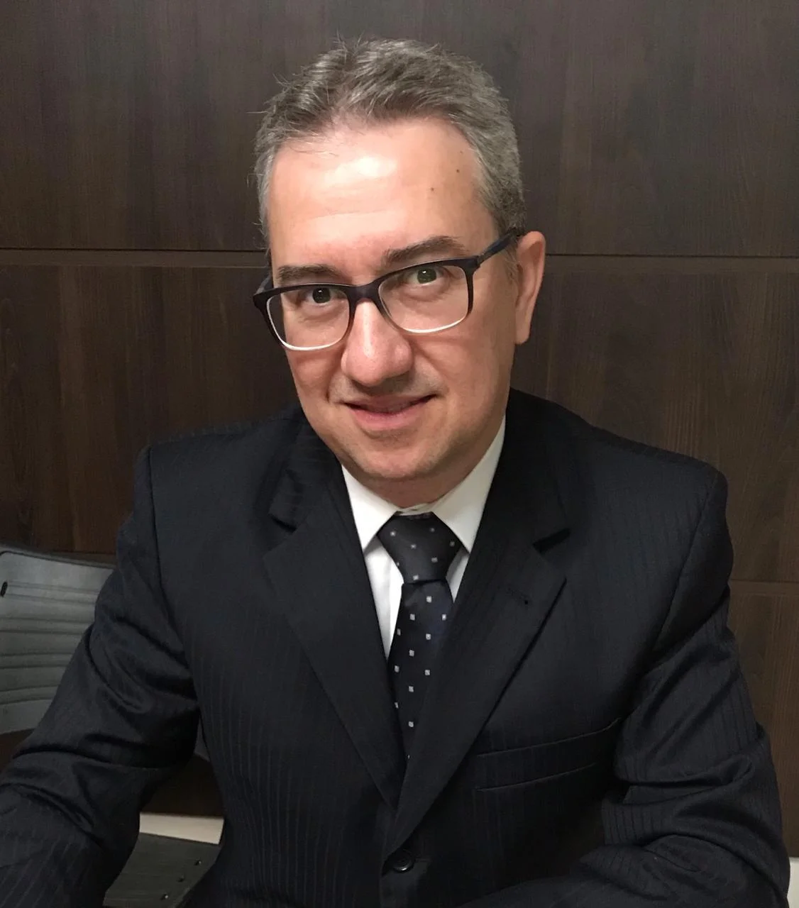 AUGUSTO CÉSAR ROCHA VENTURA Mestre em Direito e Políticas Públicas pelo UniCEUB (2012). MBA em Direito da Economia e da Empresa pela FGV (2008). Proficiente Investigador em Direito Público (Financeiro e Tributário) pela Universidade de Extremadura (2003). Especialista em Política e Estratégia pela Associação dos Diplomados da Escola Superior de Guerra - ADESG /UEG. Advogado. Sócio do escritório Gonçalves e Ventura Advogados Associados e professor concursado da Universidade Estadual de Goiás, lecionando Direito Tributário e Direito Empresarial.