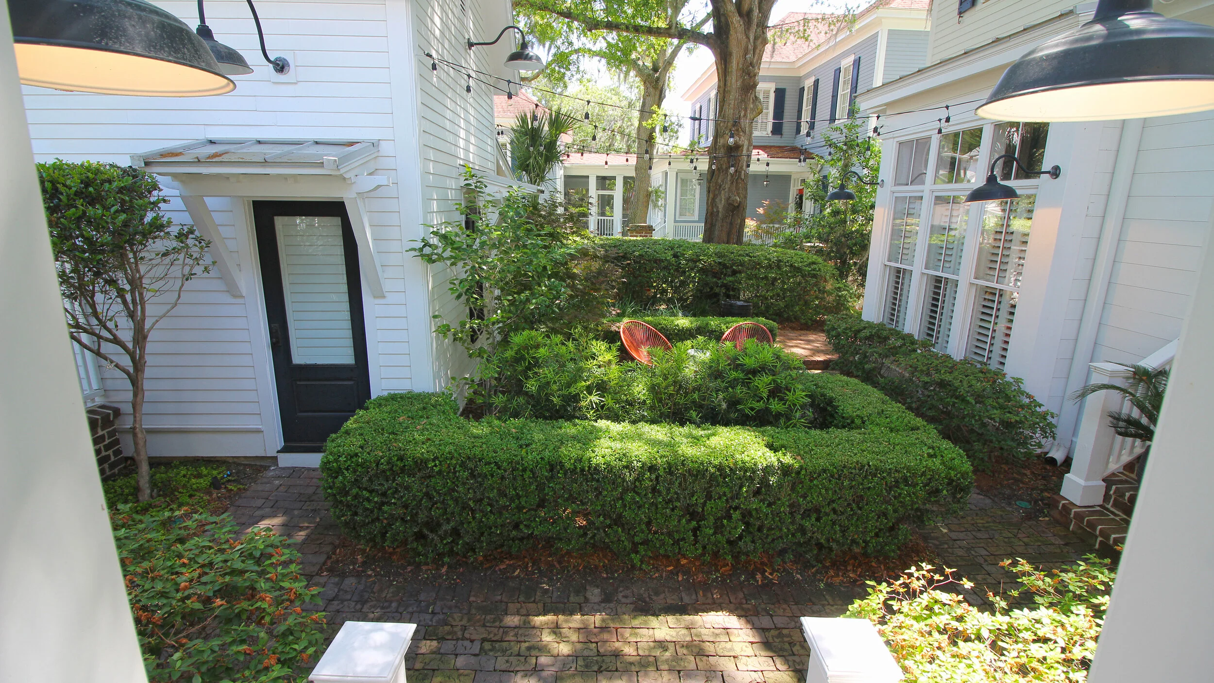 Courtyard view from guest house 