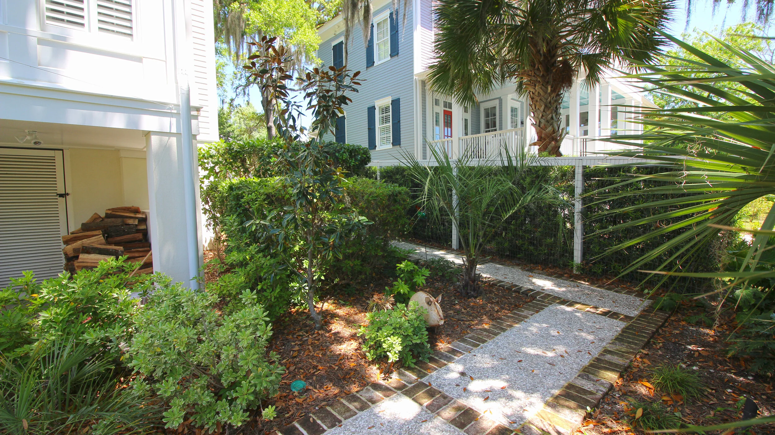  Garden path from front courtyard/garage 