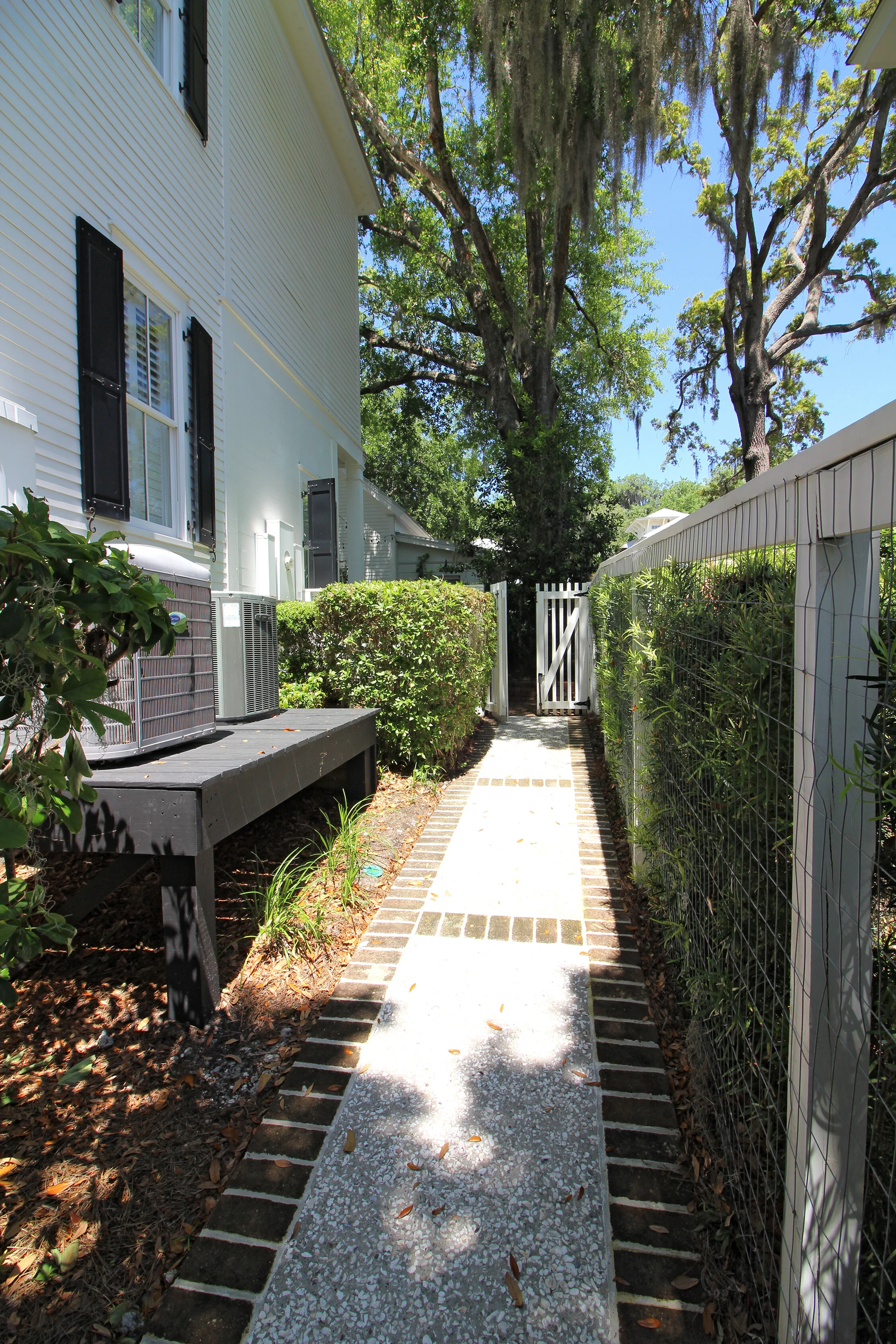  Garden path from front courtyard/garage 