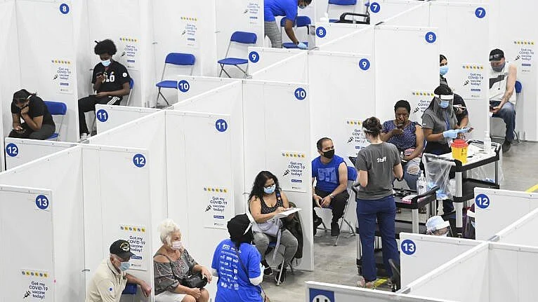 These happy data warriors do a better job charting the pandemic than your government