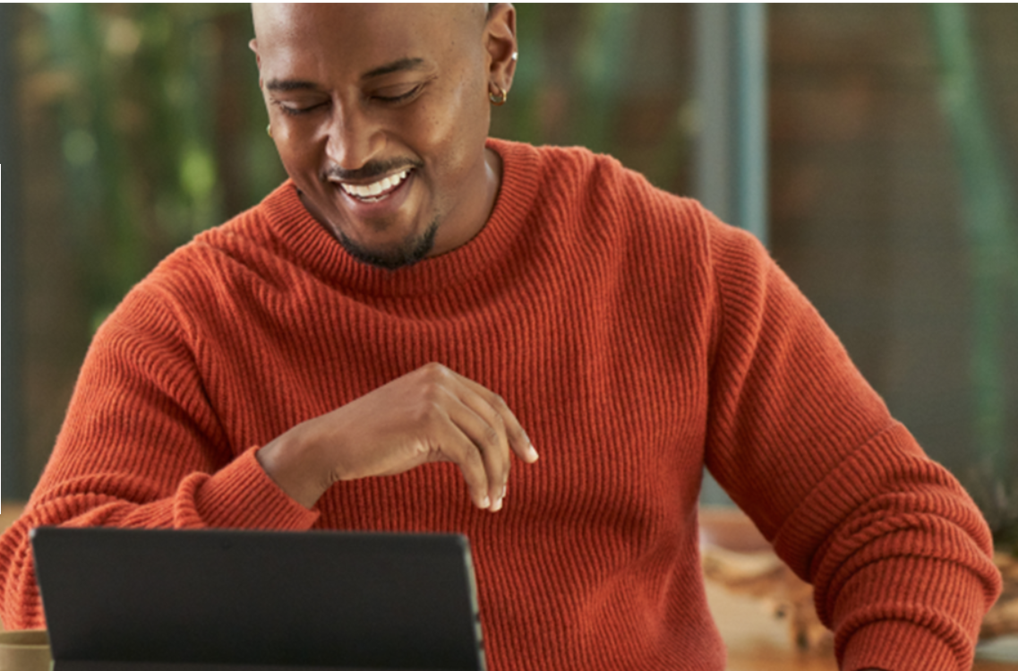 Integrate a live camera feed into your presentation with cameo in PowerPoint