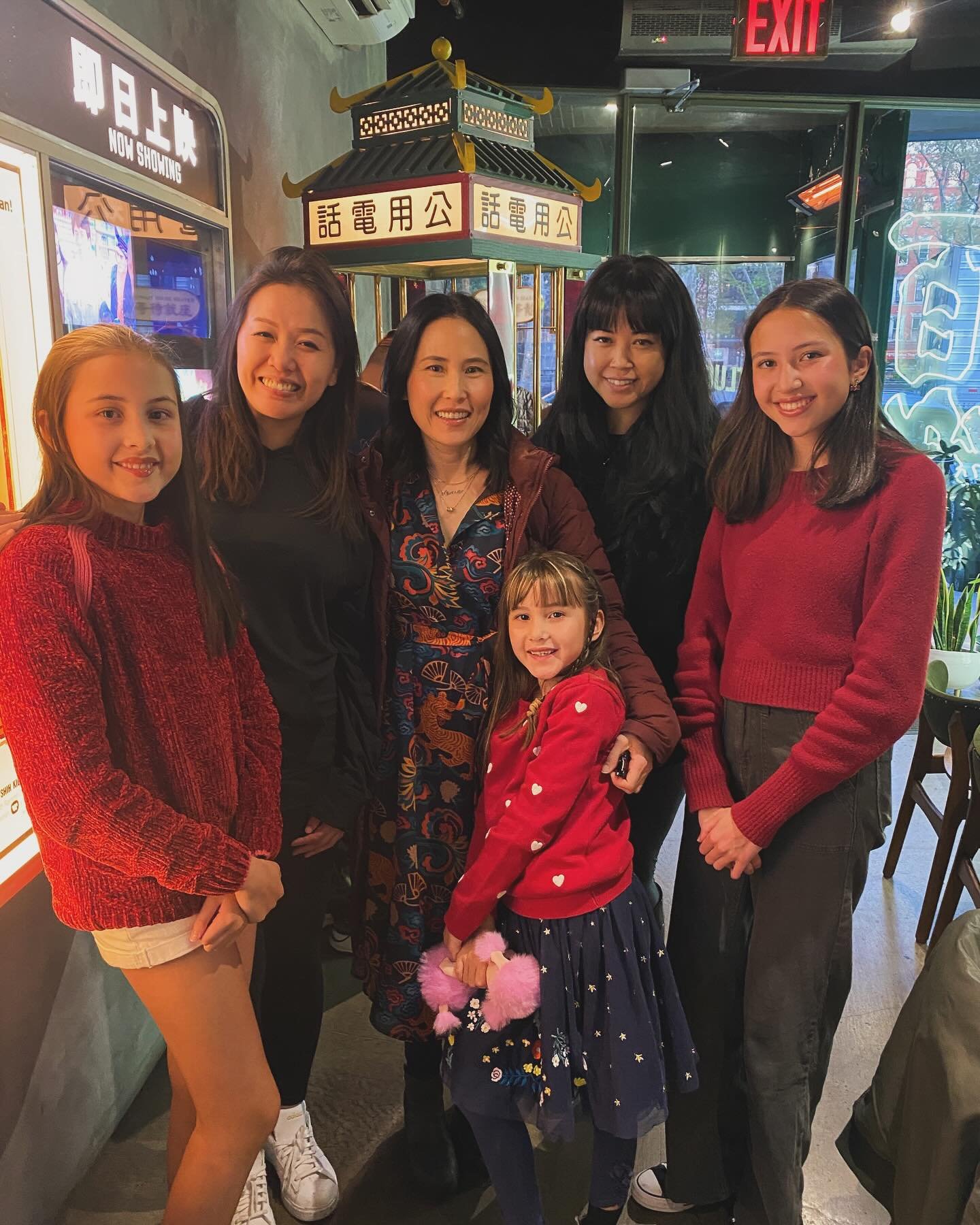 Ladies night at @potluckclubny - the food was so good we ate before the camera. 10/10 vibe, food and staff plus fun drinks too. Definitely look for the peep hole. Bonus- we ran into @miss_hailan from @saigonsocialnyc, another amazing Asian owned rest