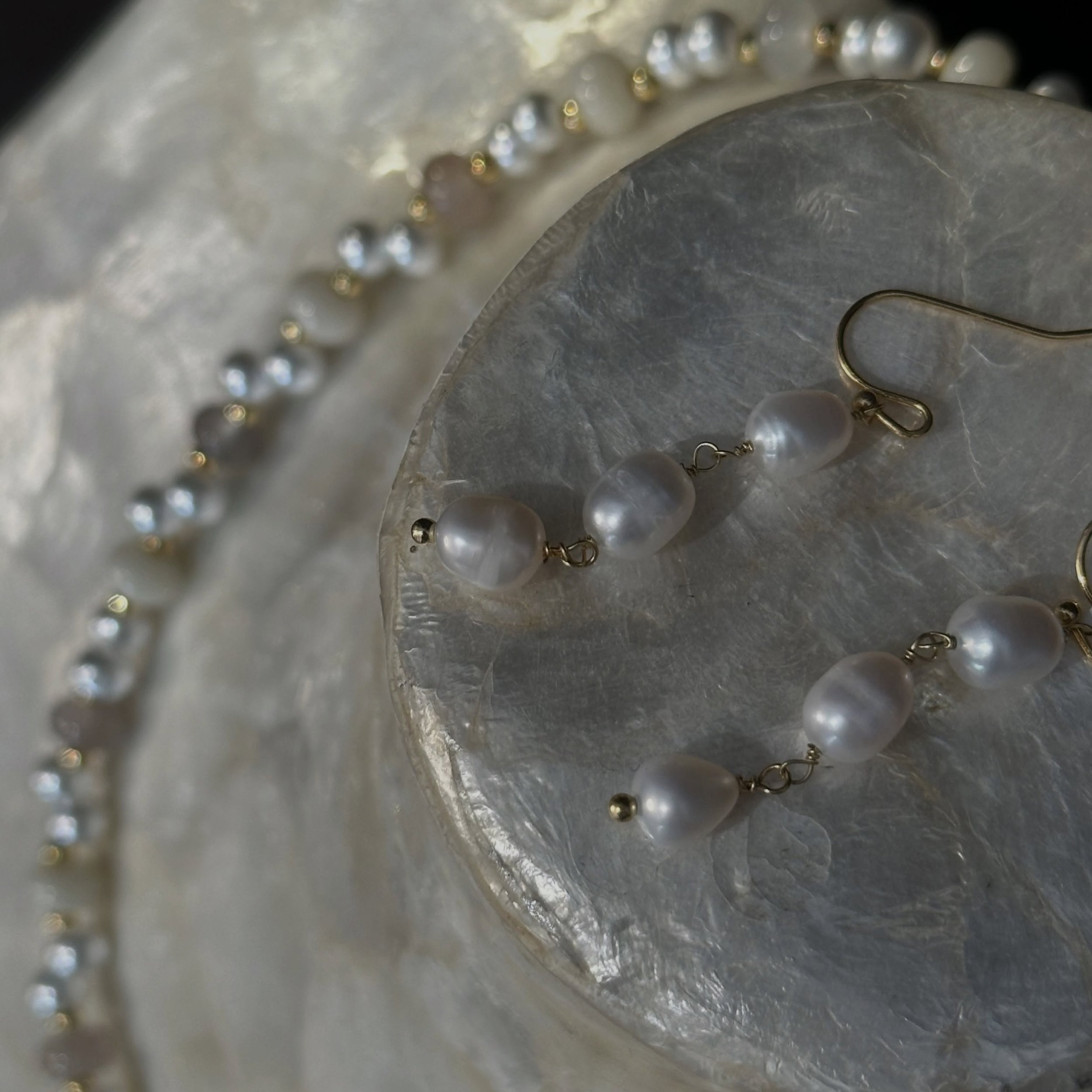 Sometimes the outfit just needs pearls 🤍
A matching necklace and earring set that adds a soft, polished touch to any look this summer.