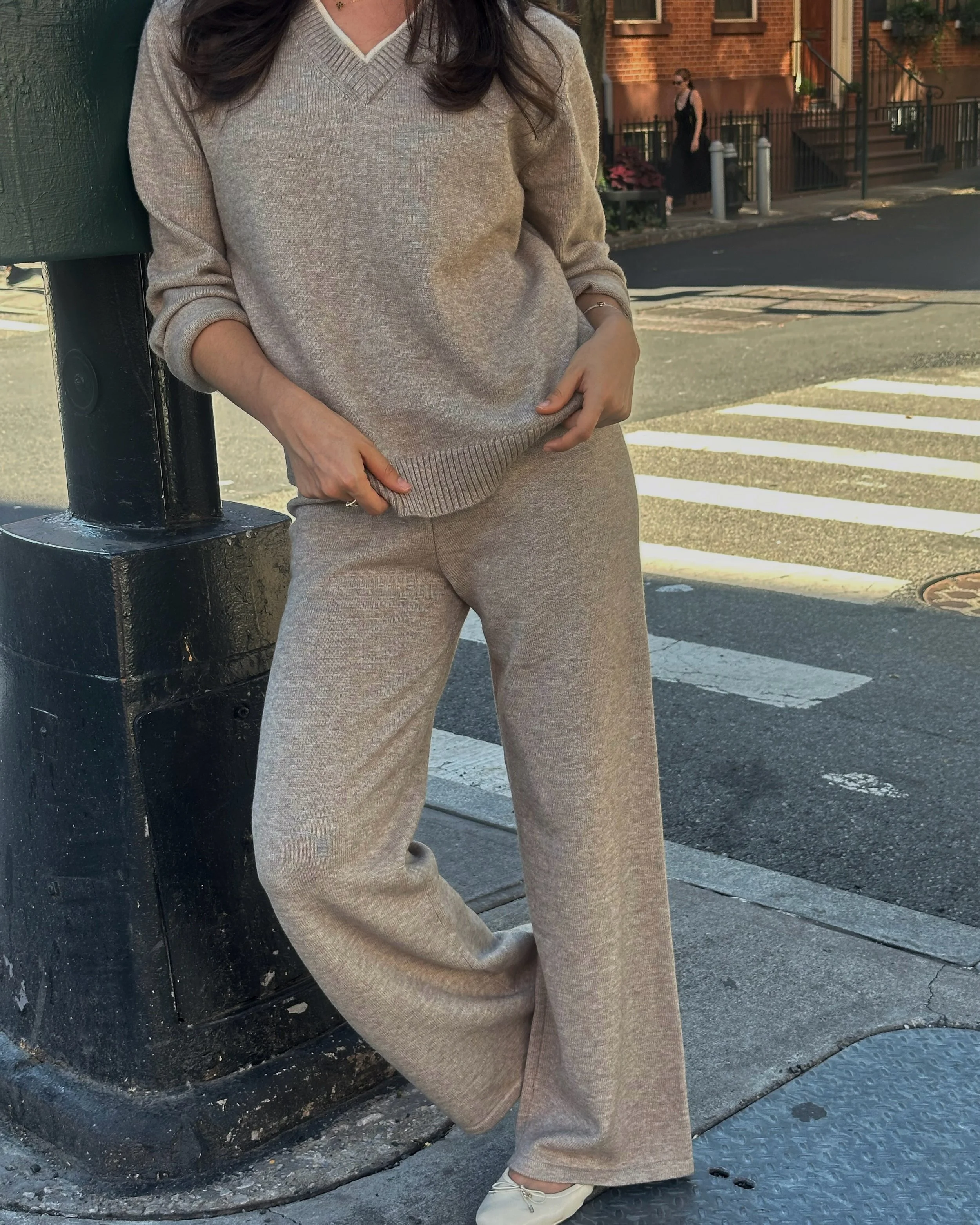 The kind of dressing that doesn&rsquo;t require a second thought.

Soft knit, an easy silhouette, a slim shoe. This set is casual enough for the everyday, considered enough to feel put together.

Sometimes the best pieces are simply the ones you reac
