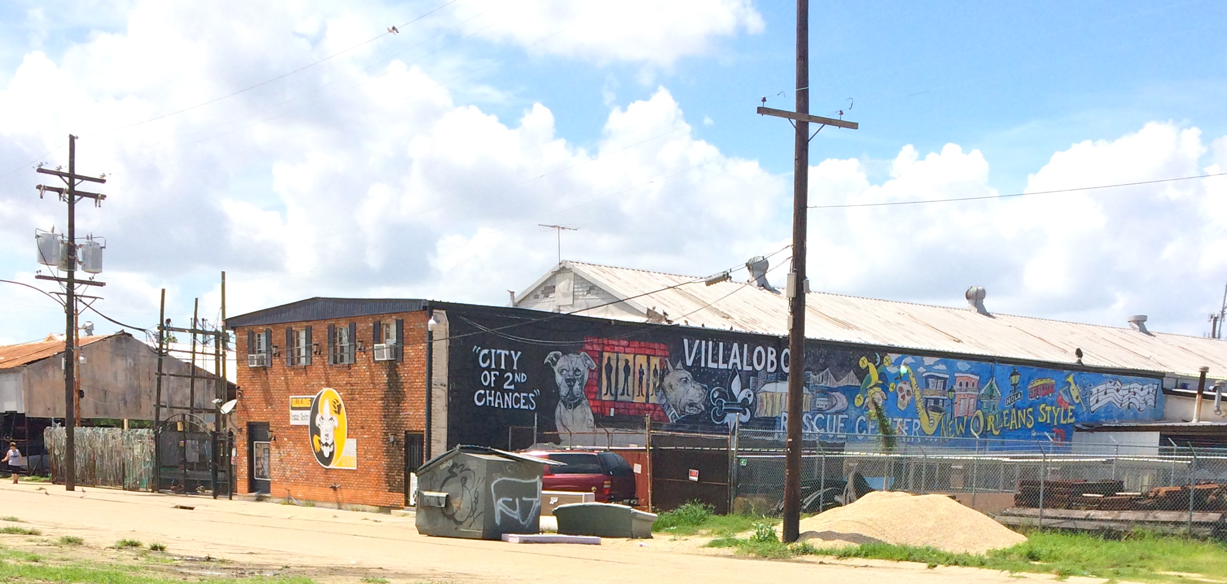 The Mural on their main warehouse - Picture of Villalobos Pitbull