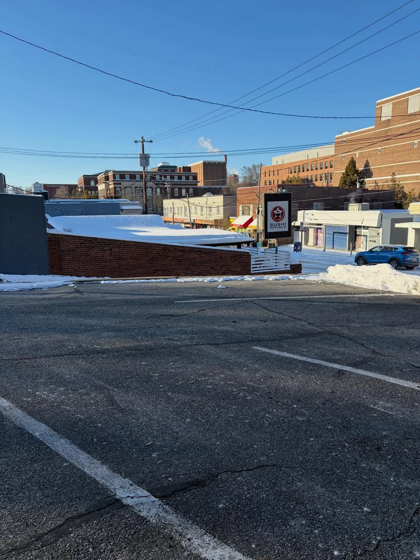Our parking lot has been shoveled ! We are ready to serve you !! 🍣🍱❤️ 2/2/26 Open at 11:30💫