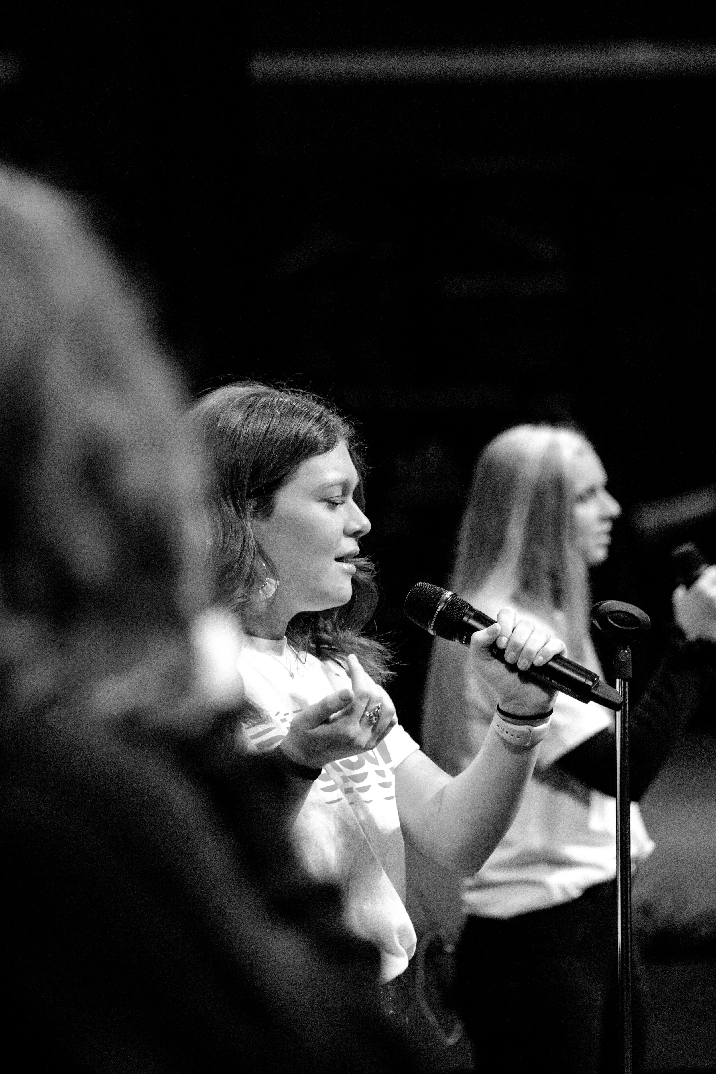 worship singing bw.jpg