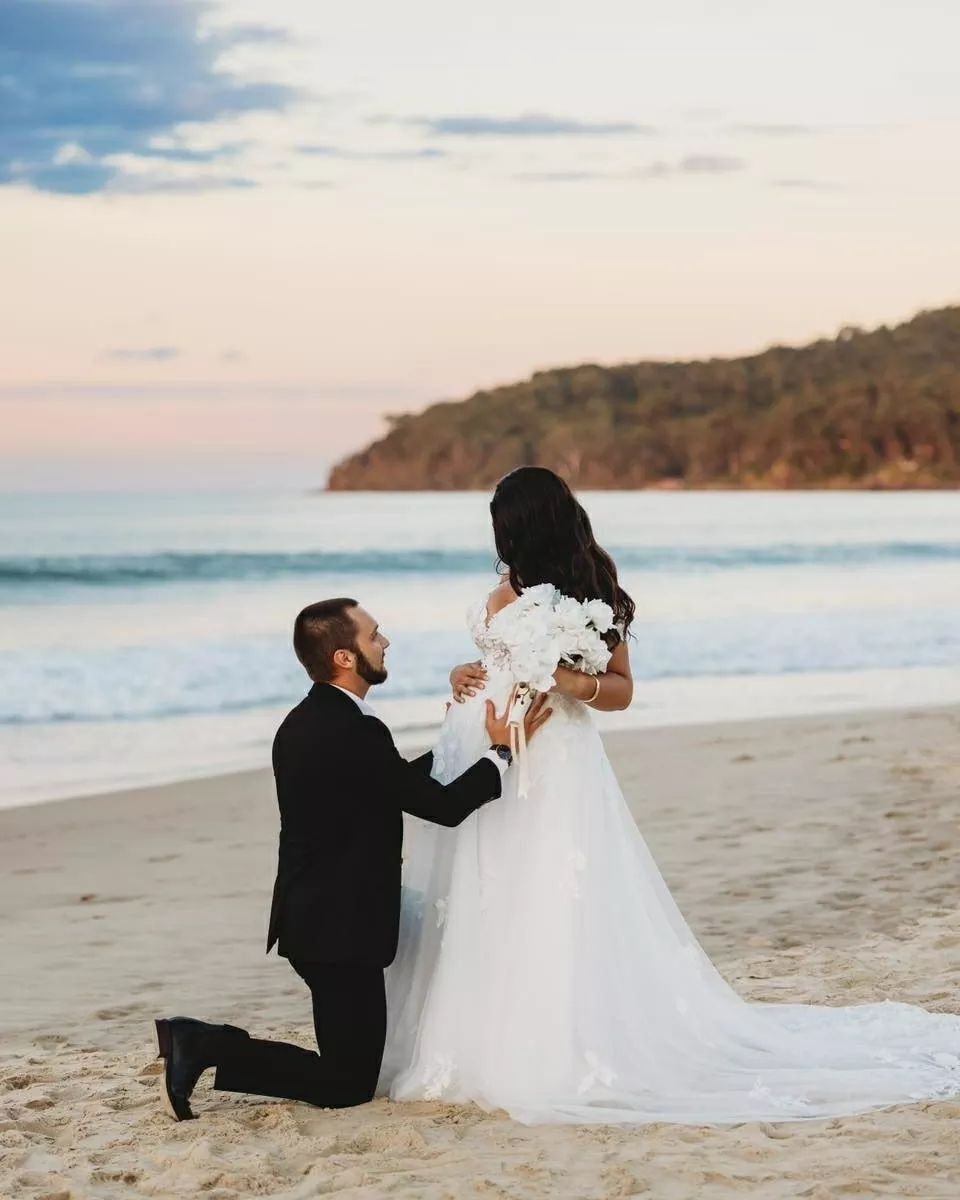 A beautiful afternoon elopement followed by a stunning sunset photoshoot along Noosa Main Beach.

Congratulations to Annie &amp; Scott 🤍

🤍 Wedding Details 🤍

Styling &amp; Coordination: @supersimplenoosaelopements
Photographer: @leahcohenphotogra