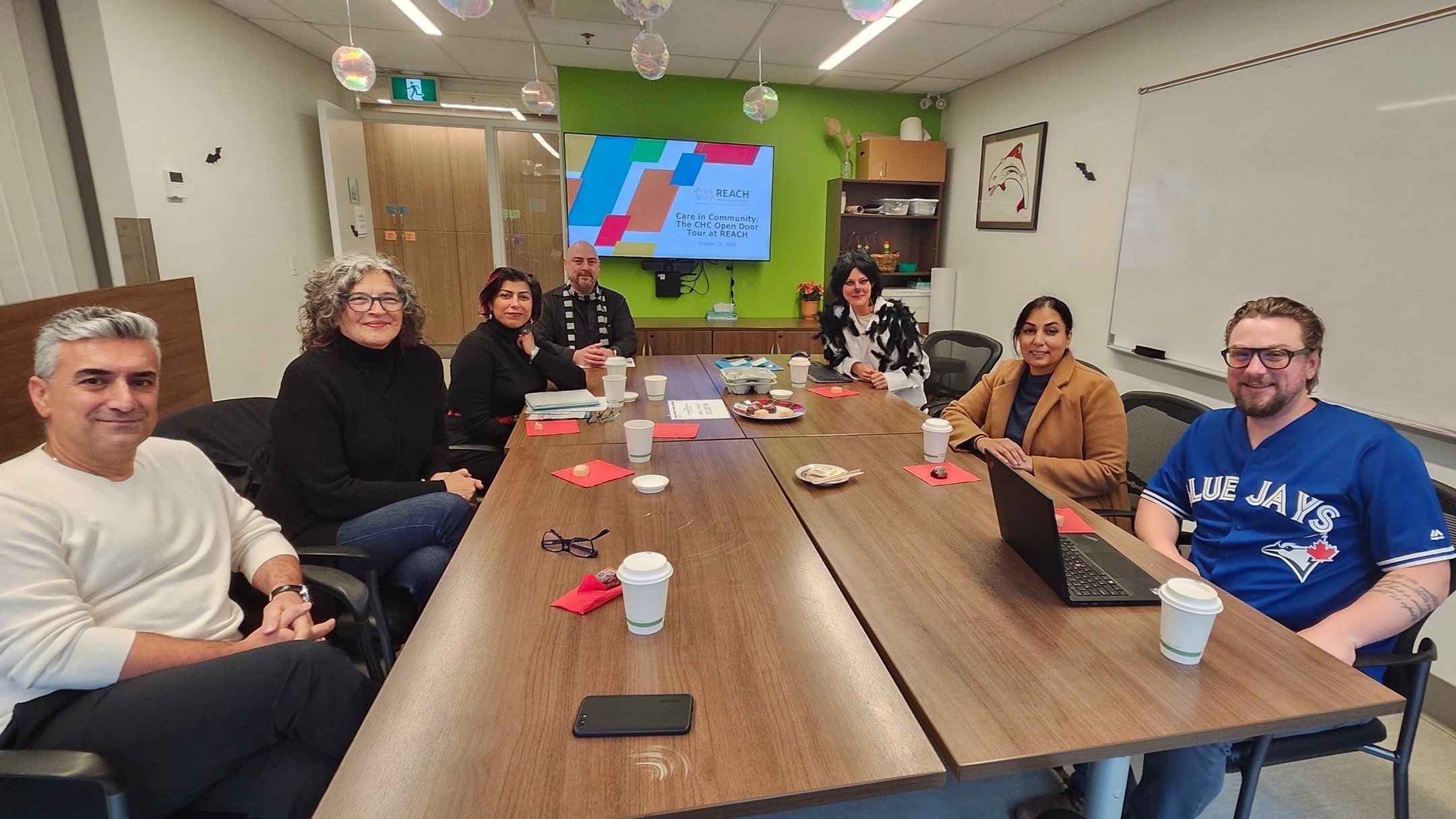 REACH invited MLA @nikisharma.bc to join us for the CHC Open Door Campaign at our Community Health Centre. This province-wide initiative, led by @bcachc, highlights our important role in health care and supports engagement with local stakeholders.

W