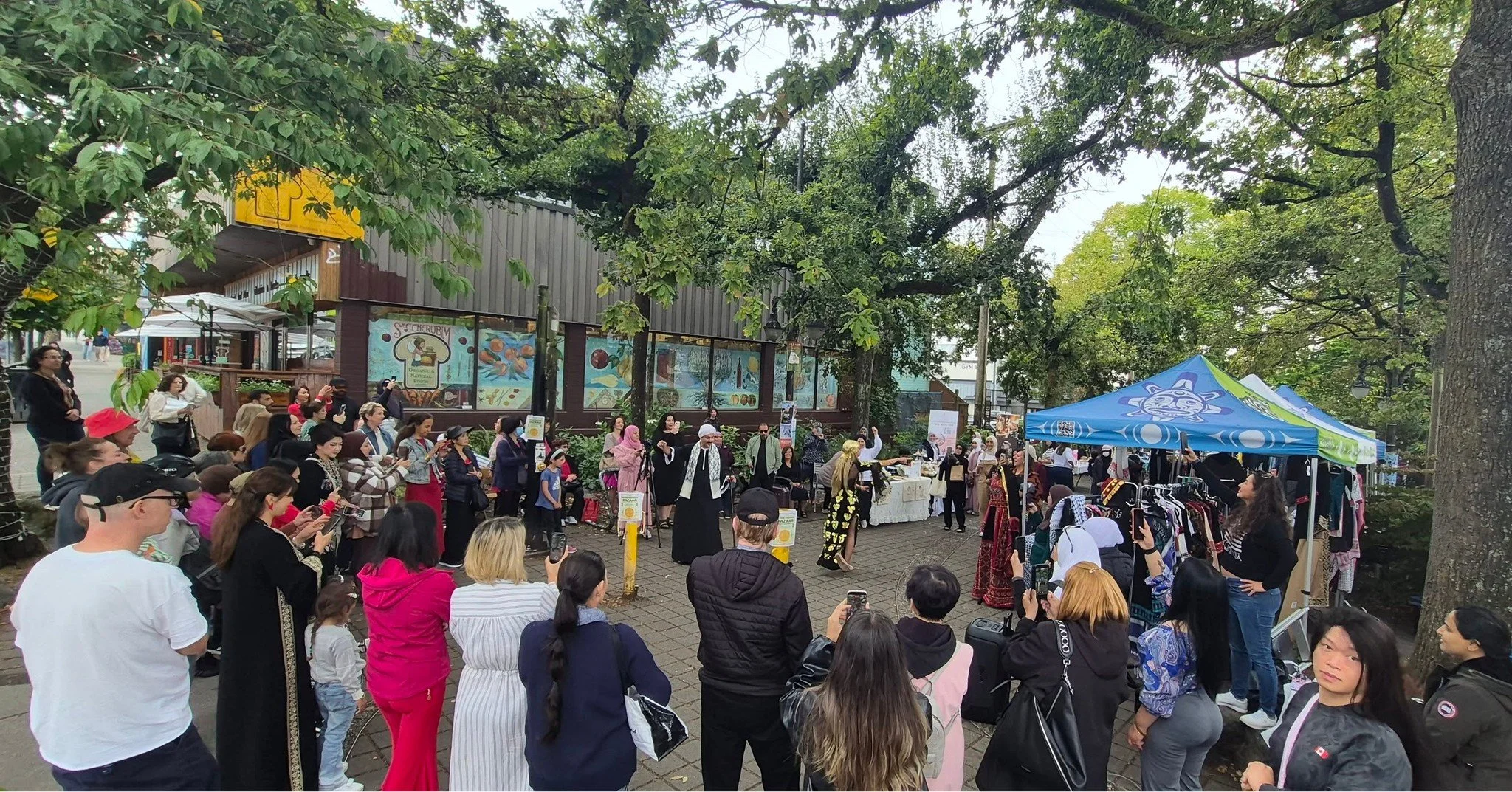 The Middle Eastern Bazaar was a beautiful celebration of community, culture, and creativity. Thank you to everyone who joined us to enjoy the artistry of our vendors, from henna designs to handcrafted resin art, calligraphy, Arabic clothing, perfume,