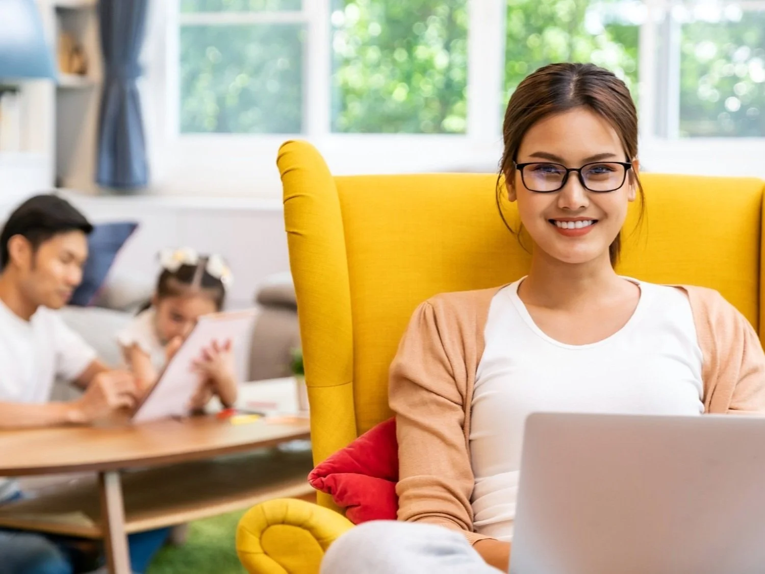 12 smart ways to boost your productivity as an ambitious, busy mom