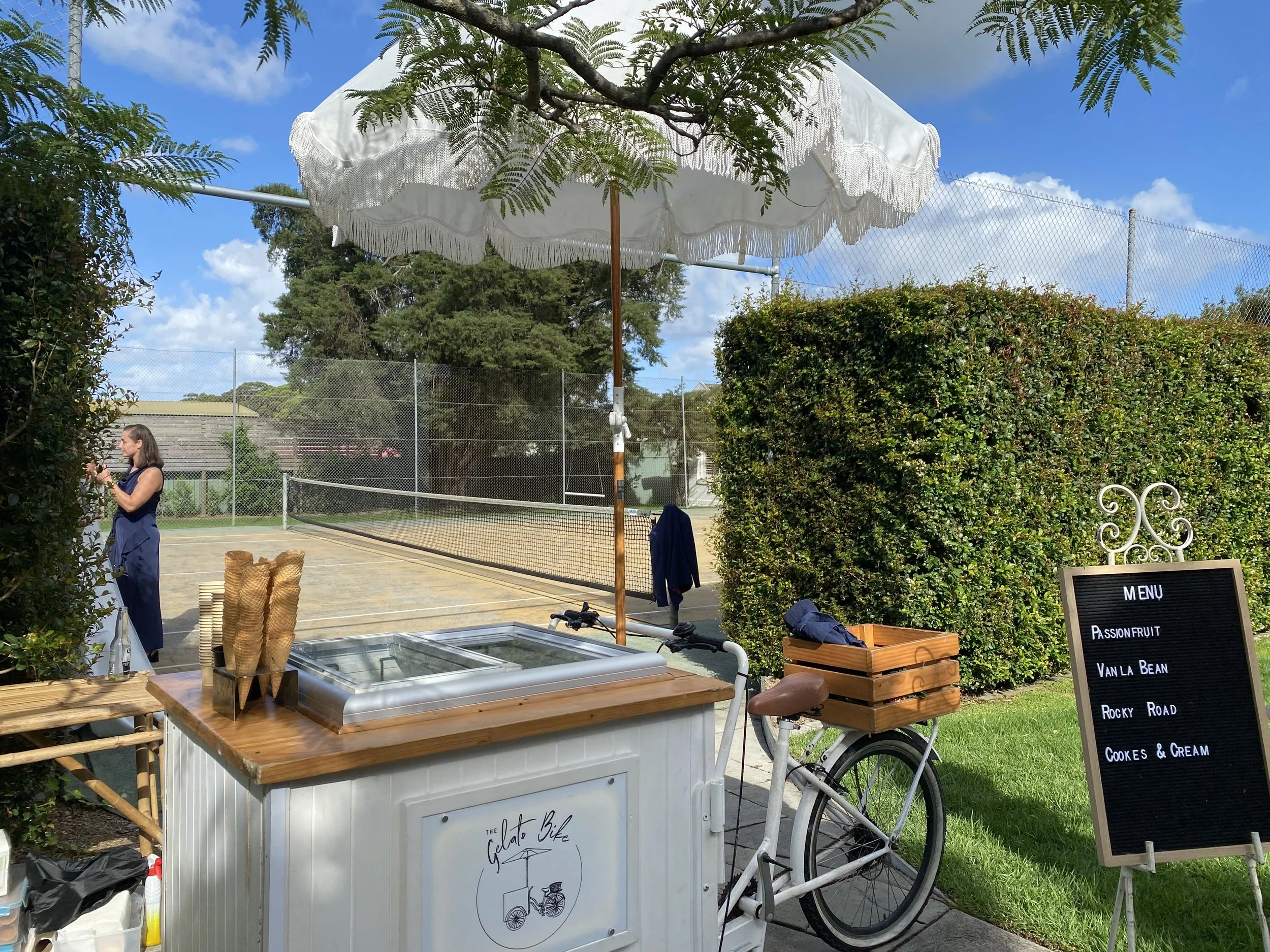 Wedding guests enjoying gelato at Ravensthorpe Estate
