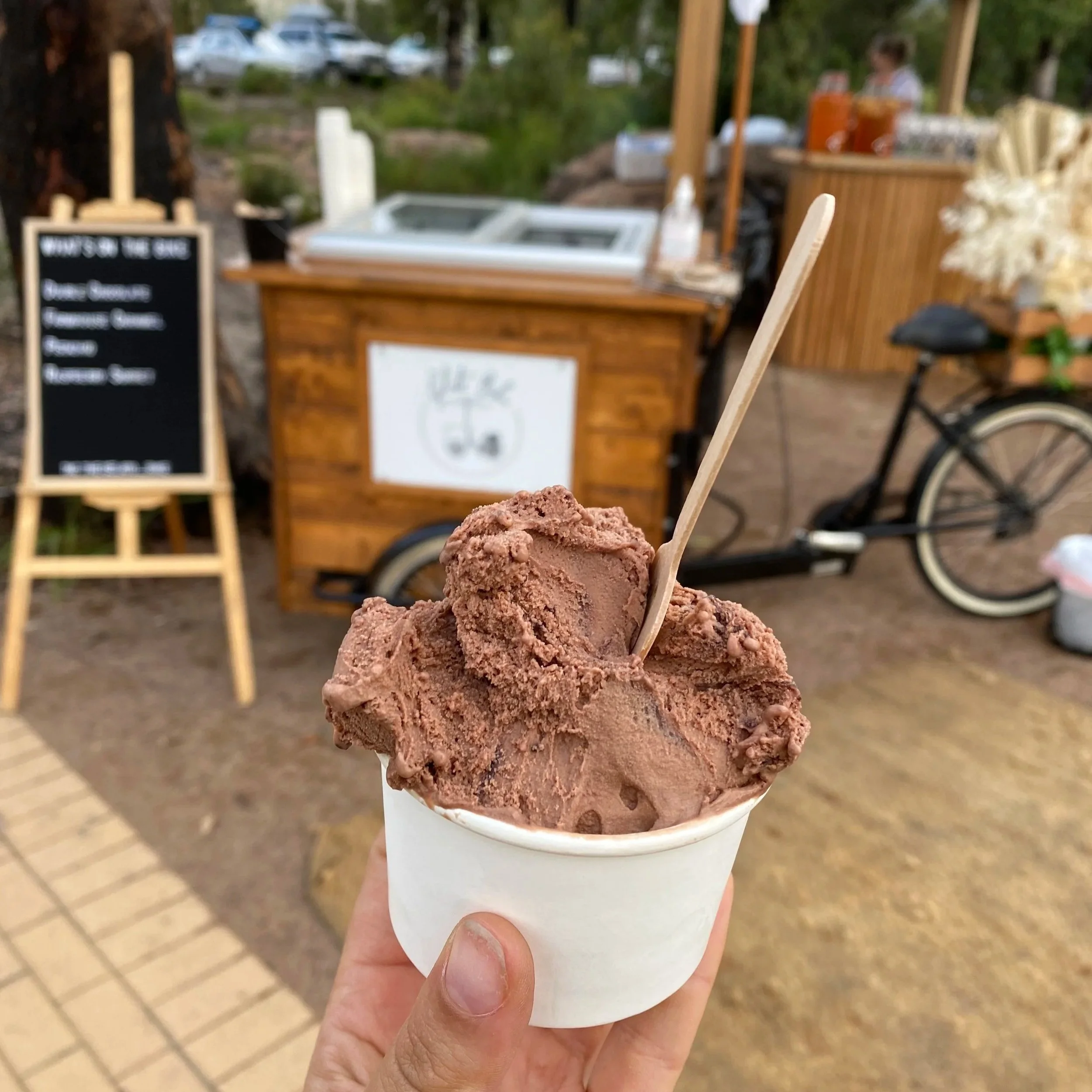 Guests enjoying gelato at Kangaroo Valley Bush Retreat
