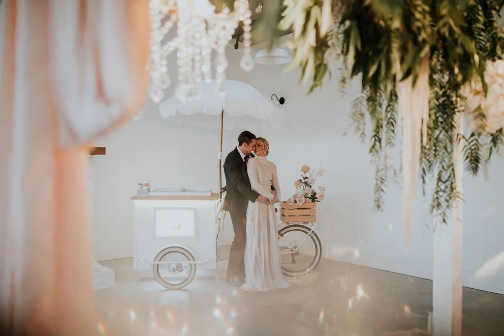 The Gelato Bike serving wedding gelato at Seacliff House